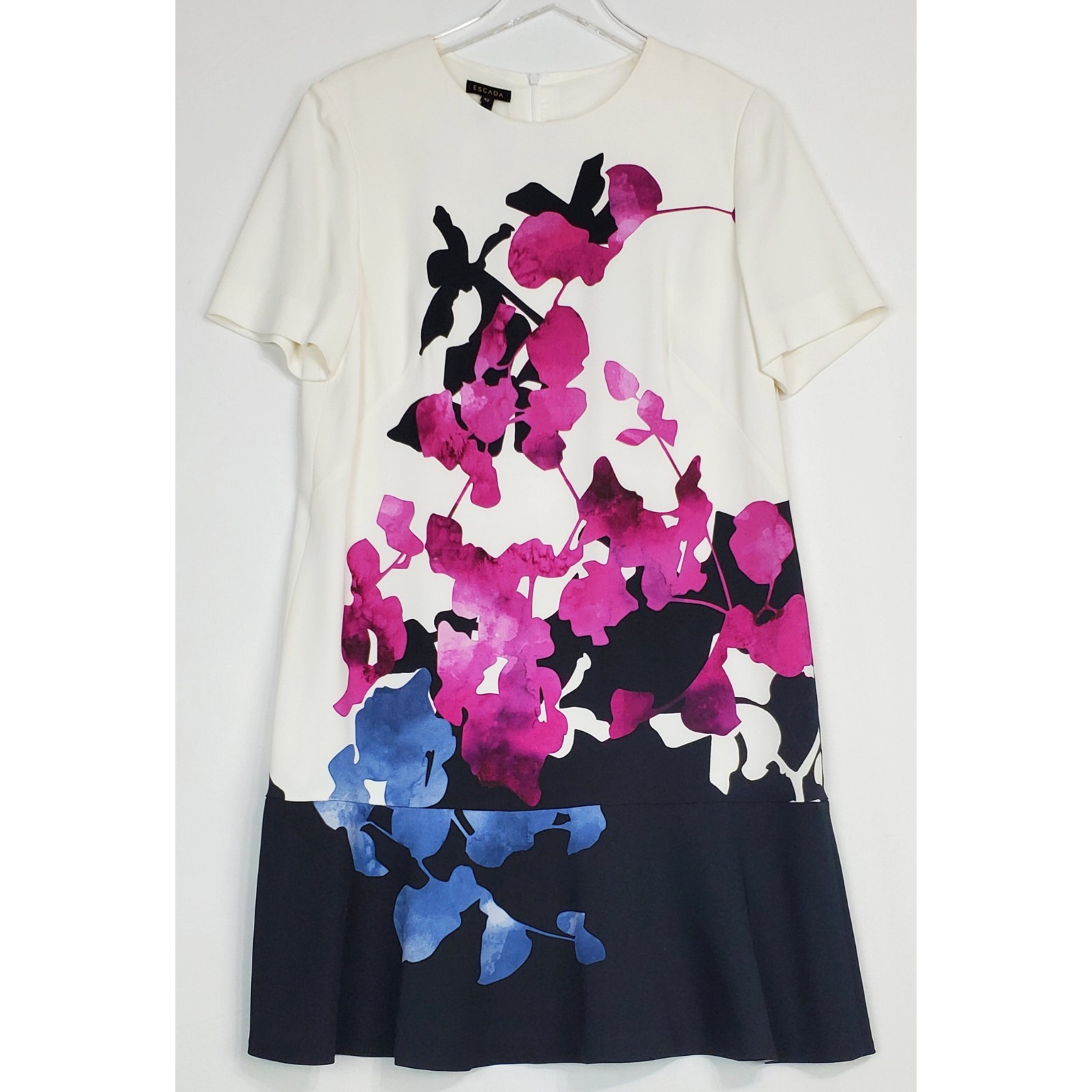 Escada 42 large floral sheath dress short sleeves ruffle white multi summer boho