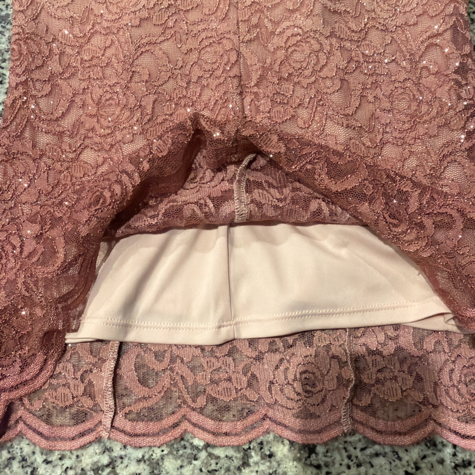 VENUS Women’s Size medium Tank Top ~ Mauve w/Sparkle, Lace, Scalloped Ombre