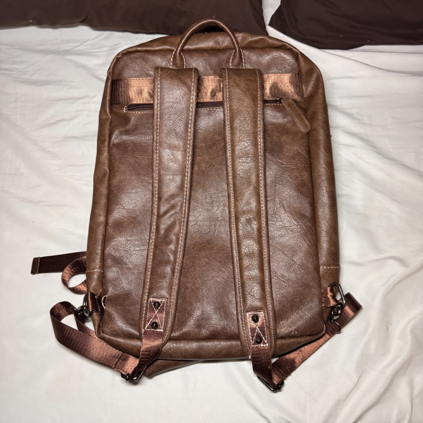 Cardinal Waterproof 32L Backpack Brown Travel Backpack Large Capacity Carry Bag