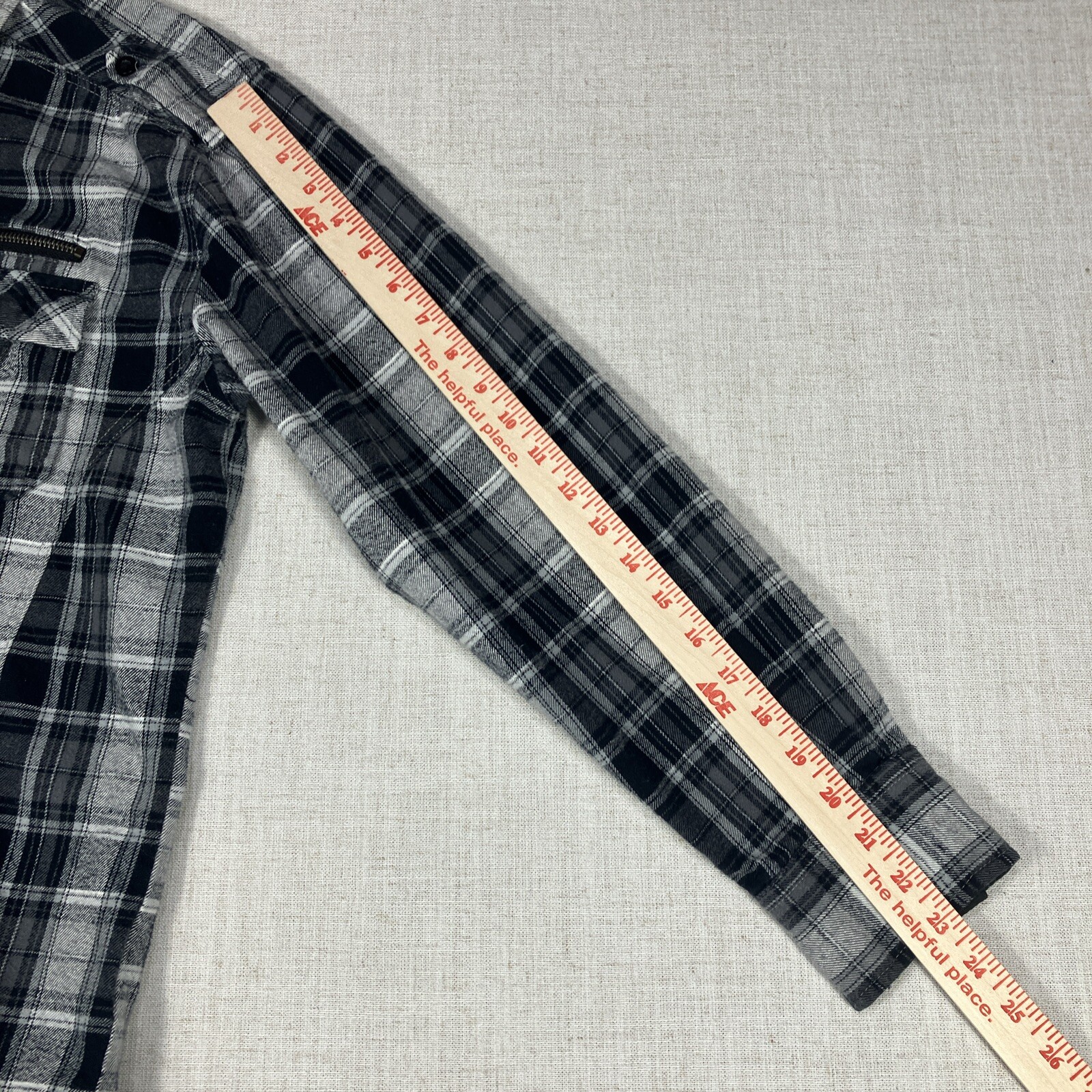 Franky Max Women’s Flannel Size Large Button Pearl Snap Zip Pockets