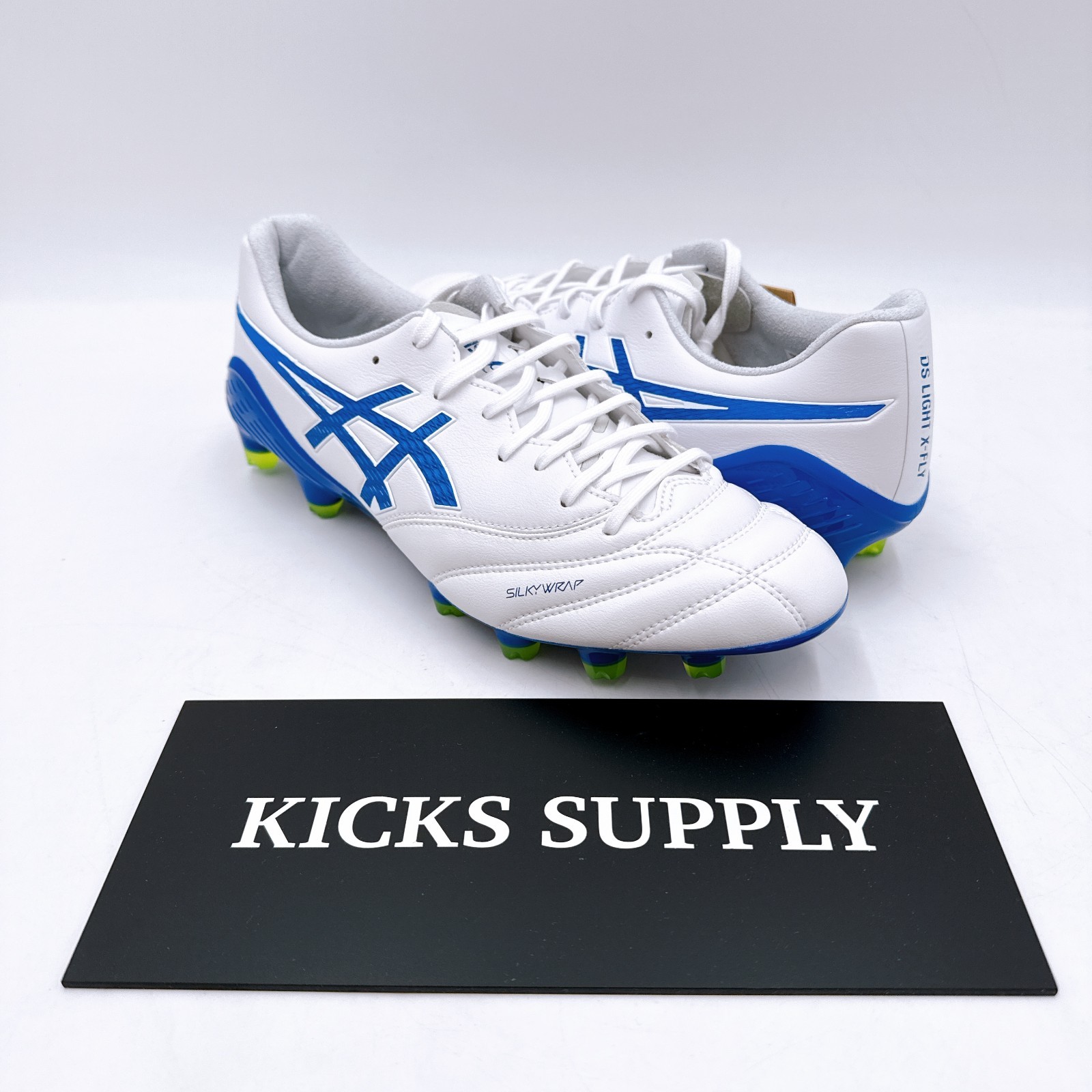 ASICS DS LIGHT X-FLY 6 1101A076 102 Soccer Cleats US 5.5-10 White Asics Blue
