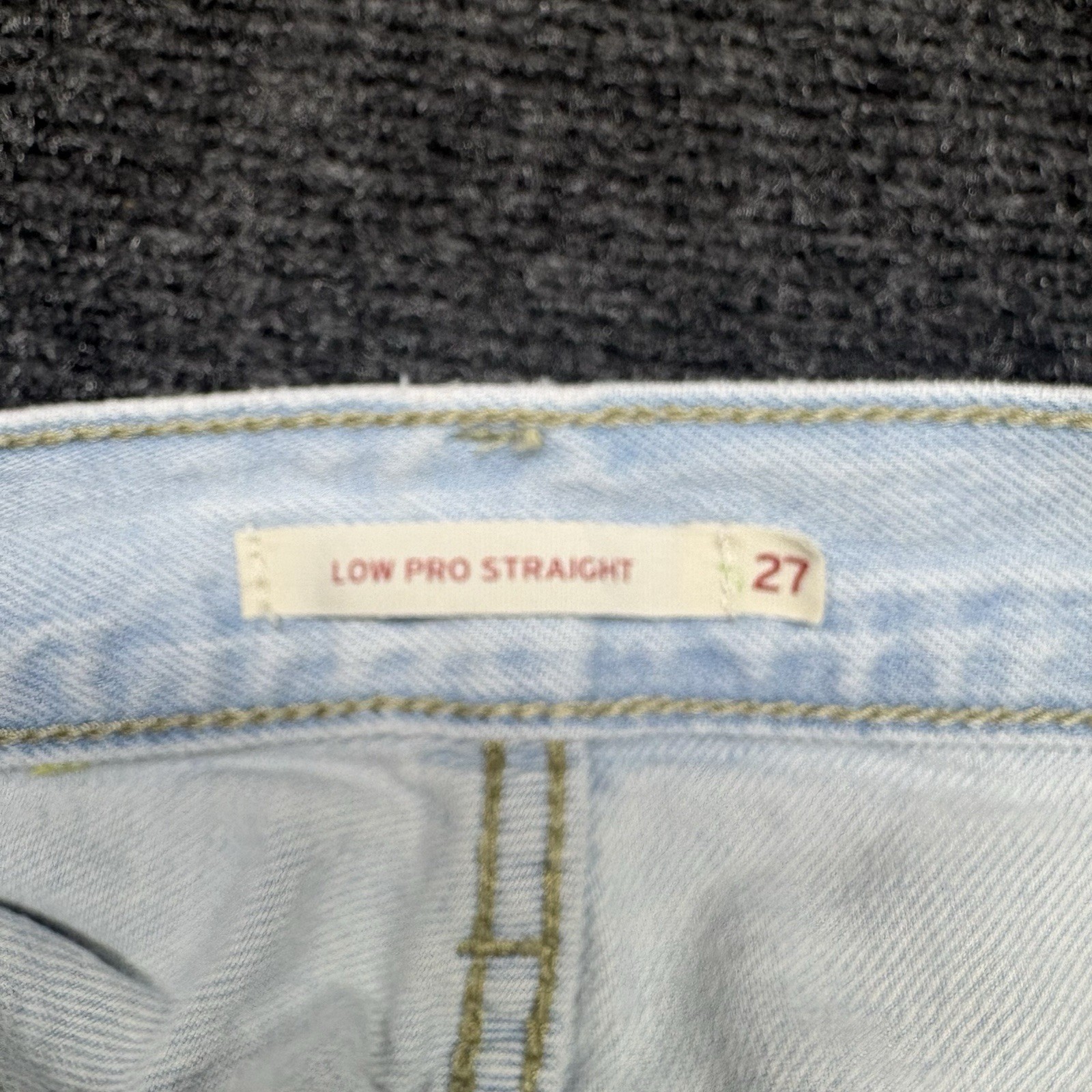 Levi’s Low Pro Straight Jeans Womens Size 27 Light Wash Distressed Ripped Knees
