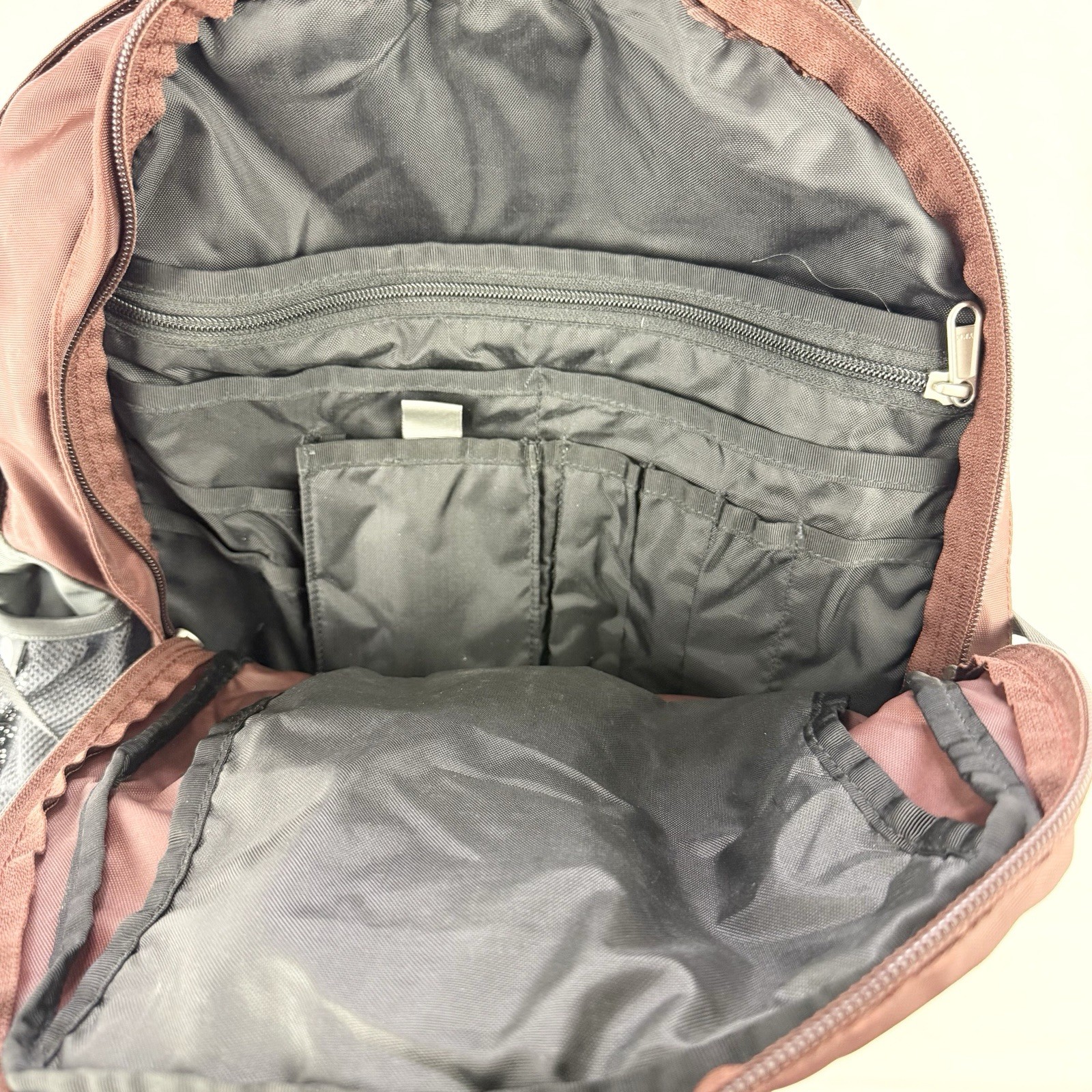 THE NORTH FACE Recon Burgundy & Gray Backpack Hiking Travel School Everyday Bag