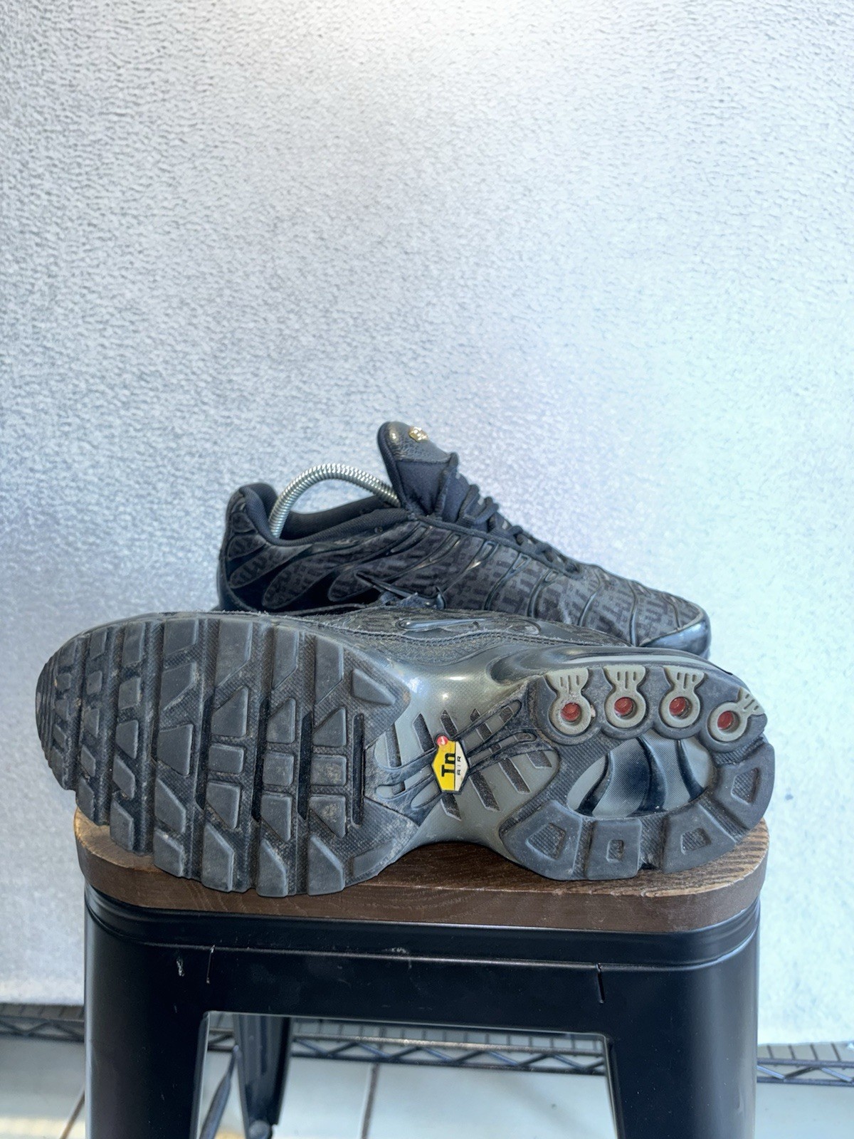 Nike Men’s Air Max Plus TN Running Shoes Sneakers, Black Gold, Sz 9