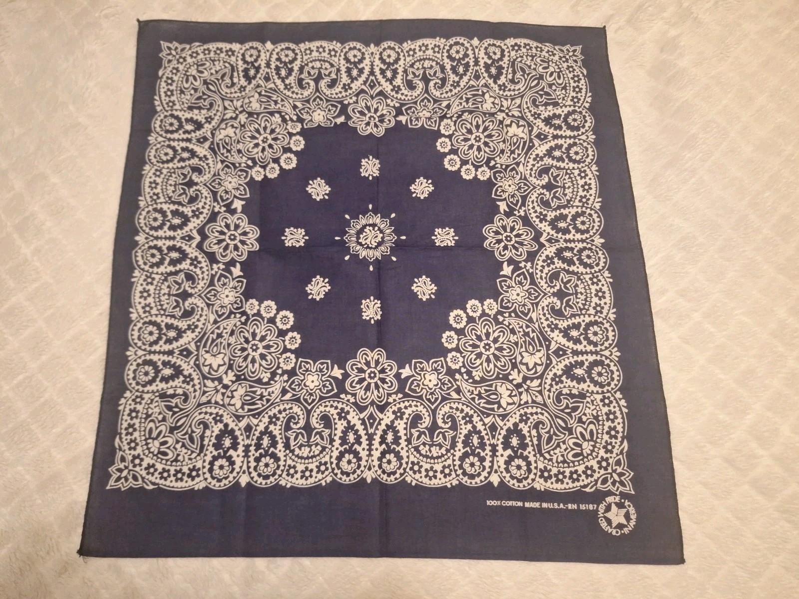 Vintage Made in the USA Paisley Bandana Navy Blue 19” X 19” rn 15187