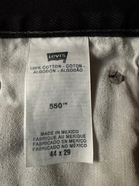 Levi’s 550 * Mens Black Denim Jeans * size 44 x 29 *