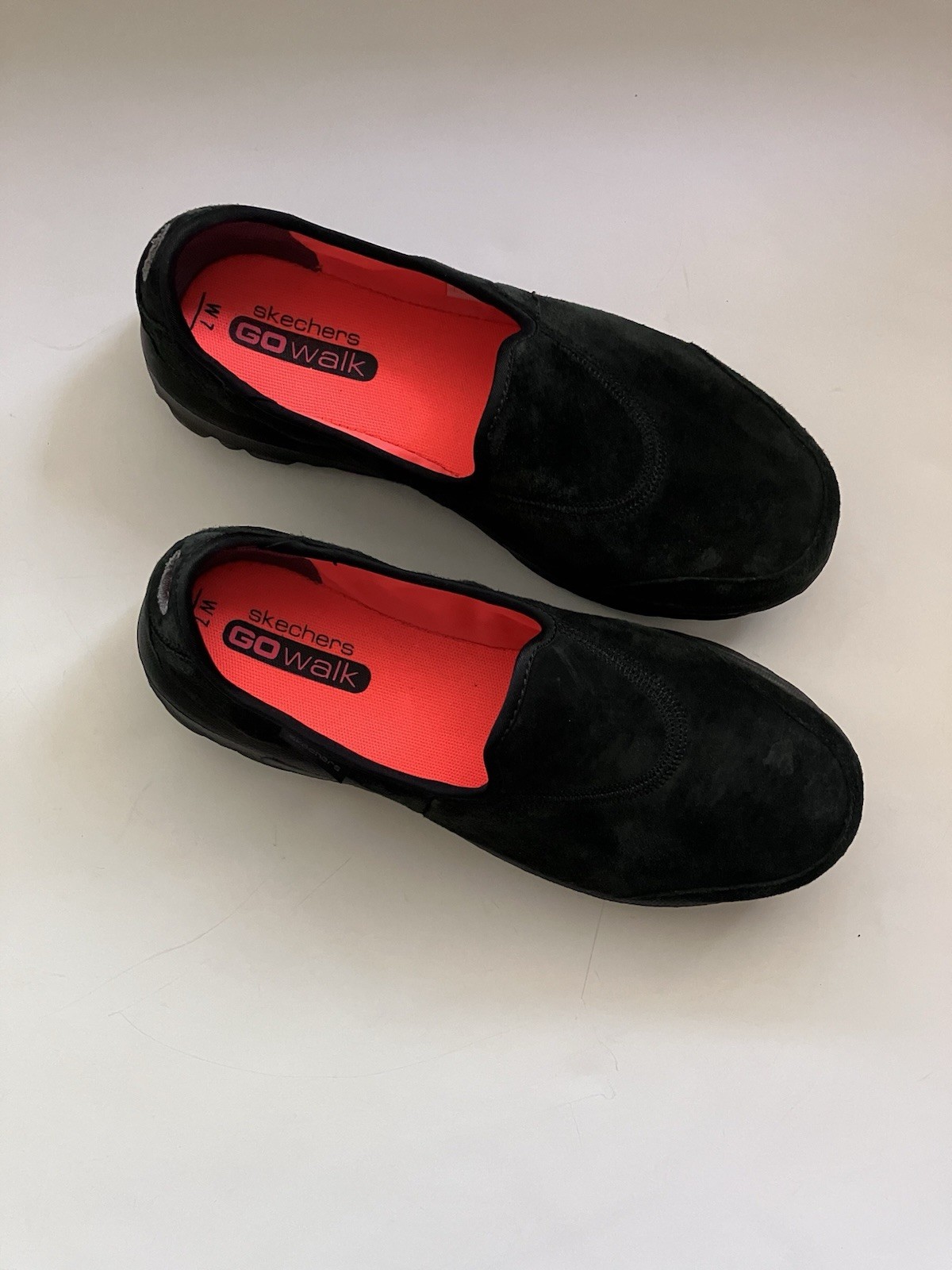 Skechers GoWalk Women 7W Wide Black Suede Slip On Walking Shoes 13511EW