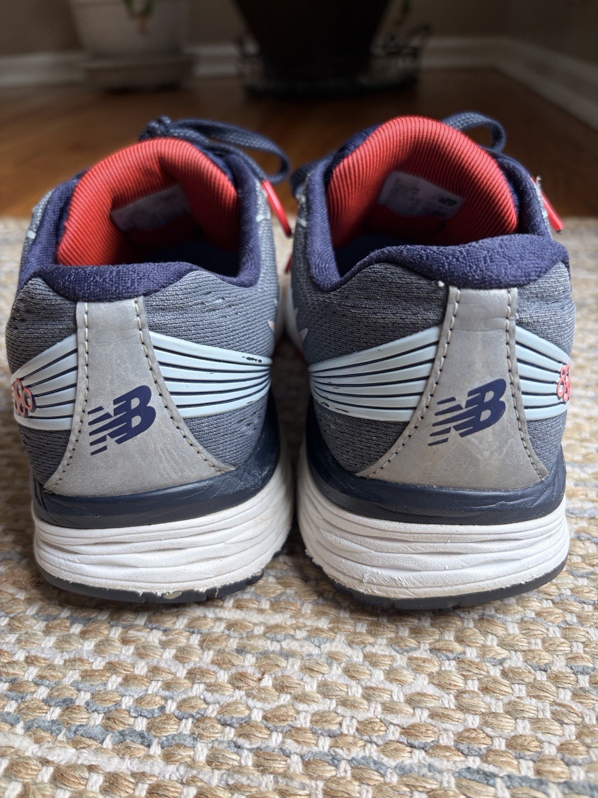 New Balance 880 Light Blue Running Shoes with Navy and Coral Details. Size:7.5