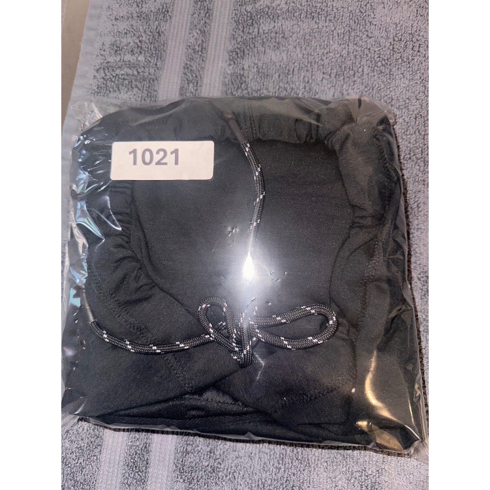 Lucky Brand Mens Black Pullover Hoodie Sweatshirt Size M Logo Patch Drawstring