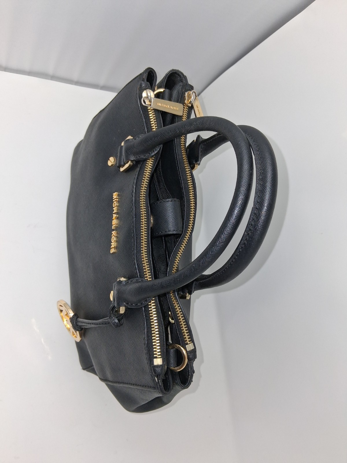 Authentic Michael Kors Savannah Medium Satchel – Black Saffiano Leather