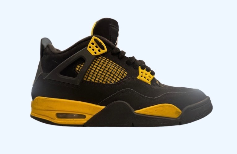 jordan 4 thunder yellow size 9.5 NO BOX