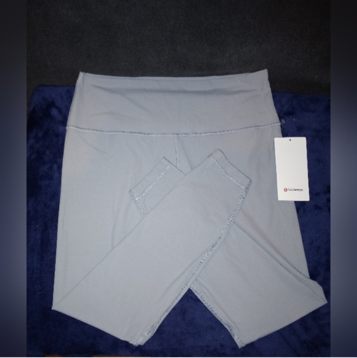 NWT lululemon Align Ribbed High Rise 28″ Leggings w/ Pockets Gray Size 14