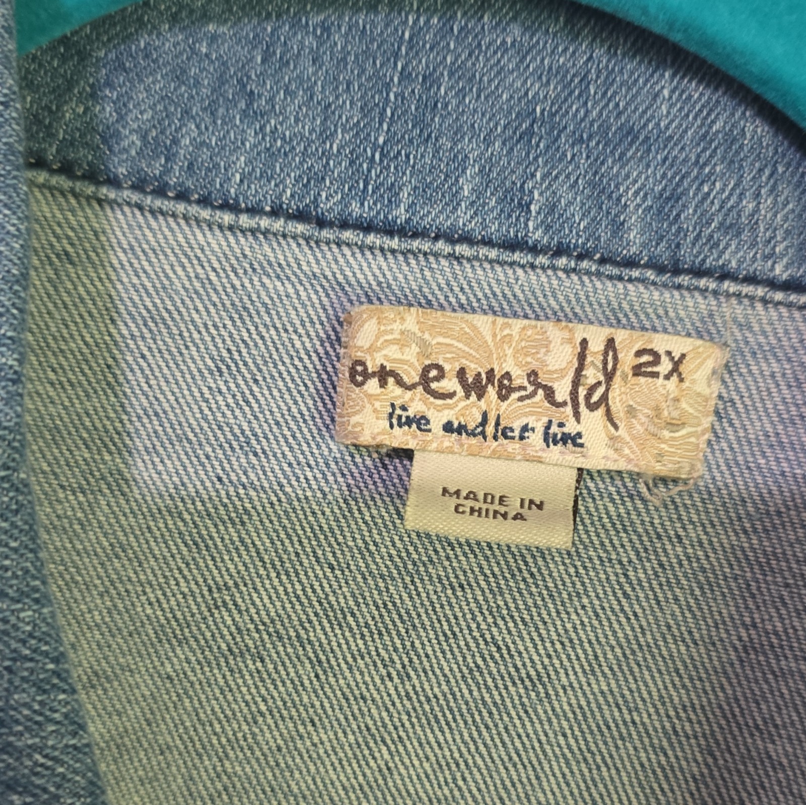 One World Women’s Blue Sleeveless Button Front Vest 2X Plus Collared Pockets