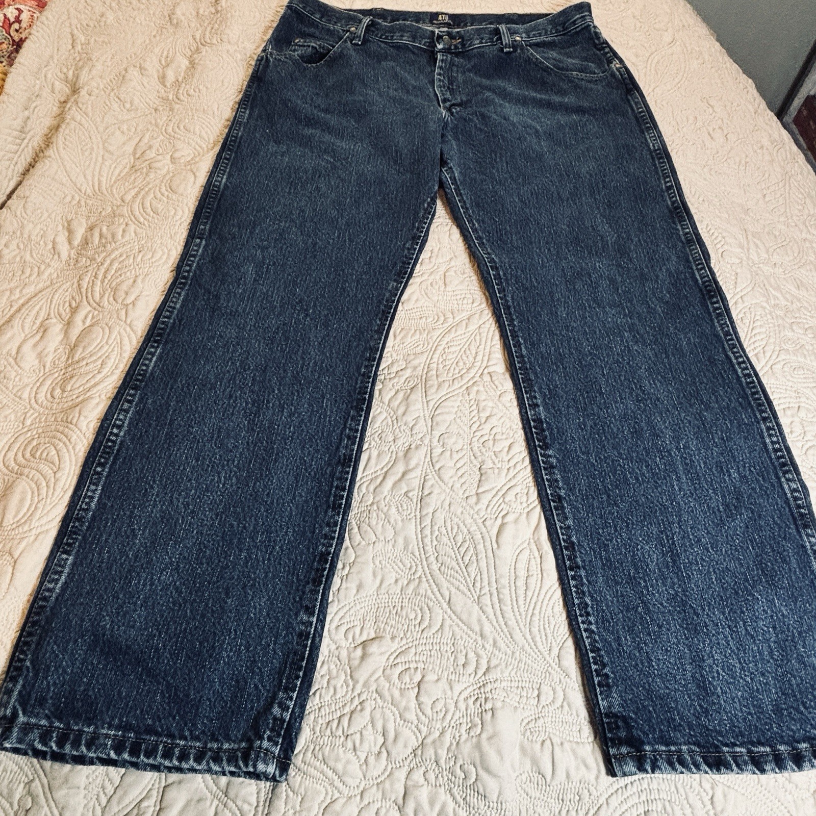 Wrangler Men’s Size 38 x 30 Regular Fit Jean Straight Leg Med Wash 47 MWZ Model