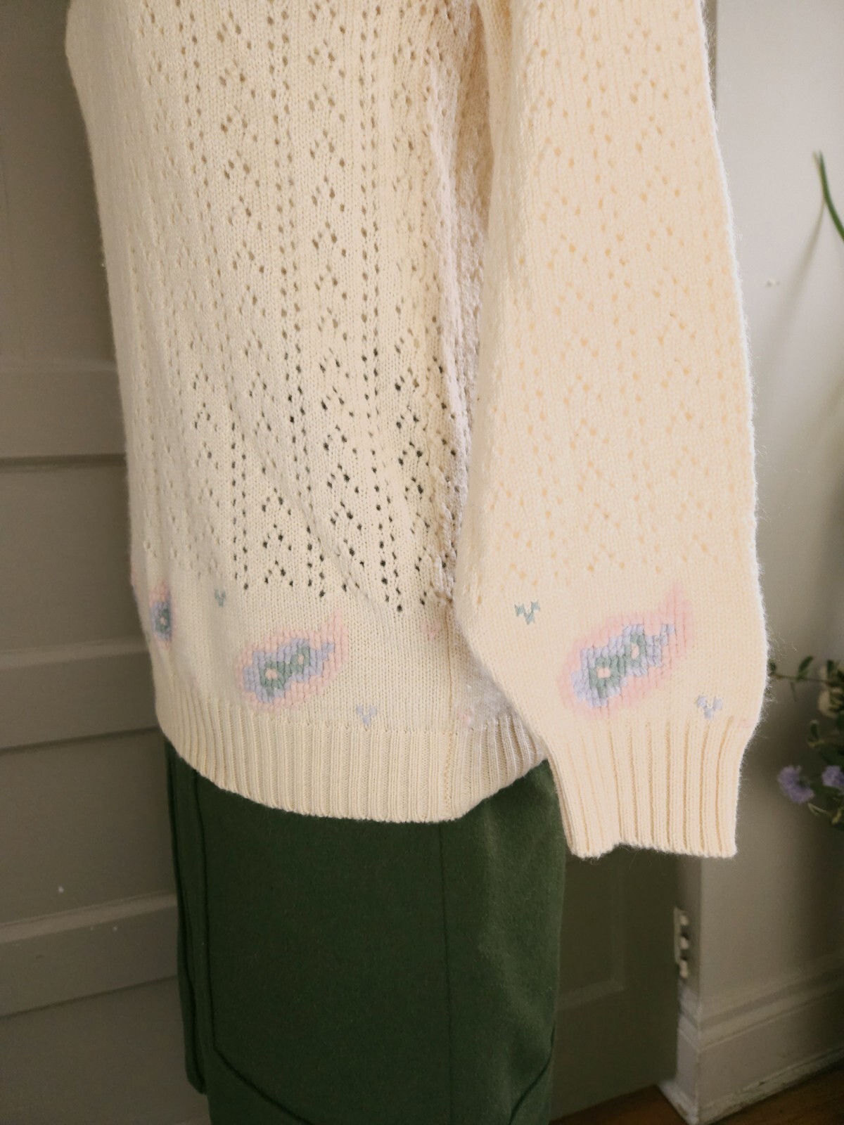 J.G. Hook Vintage Wool Cream Pointelle Needlepoint Embroidered Sweater Medium