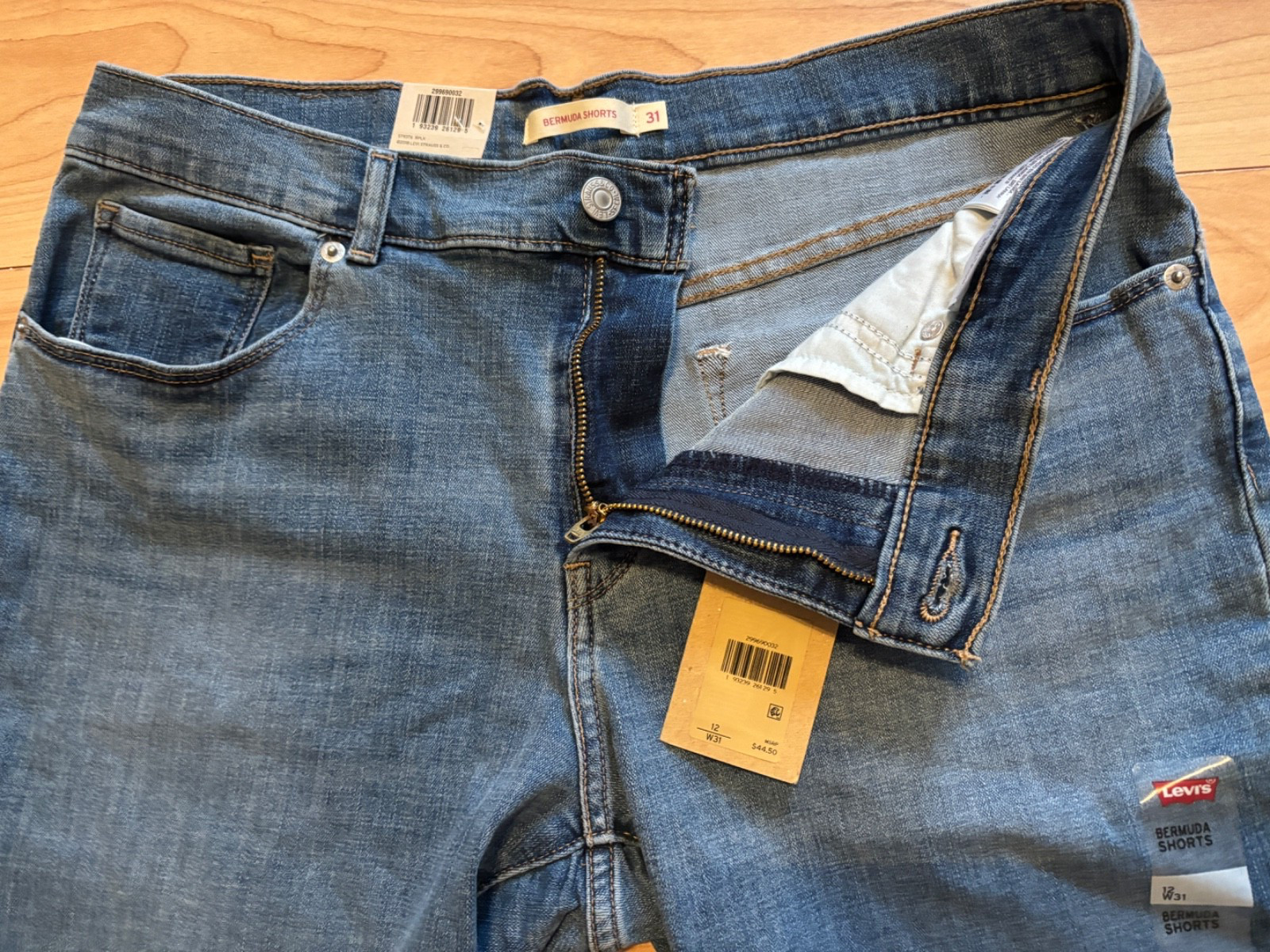 Levi’s Womens Shaping Bermuda Shorts Dark Wash Denim Jean Shorts Size 12/32 NWT