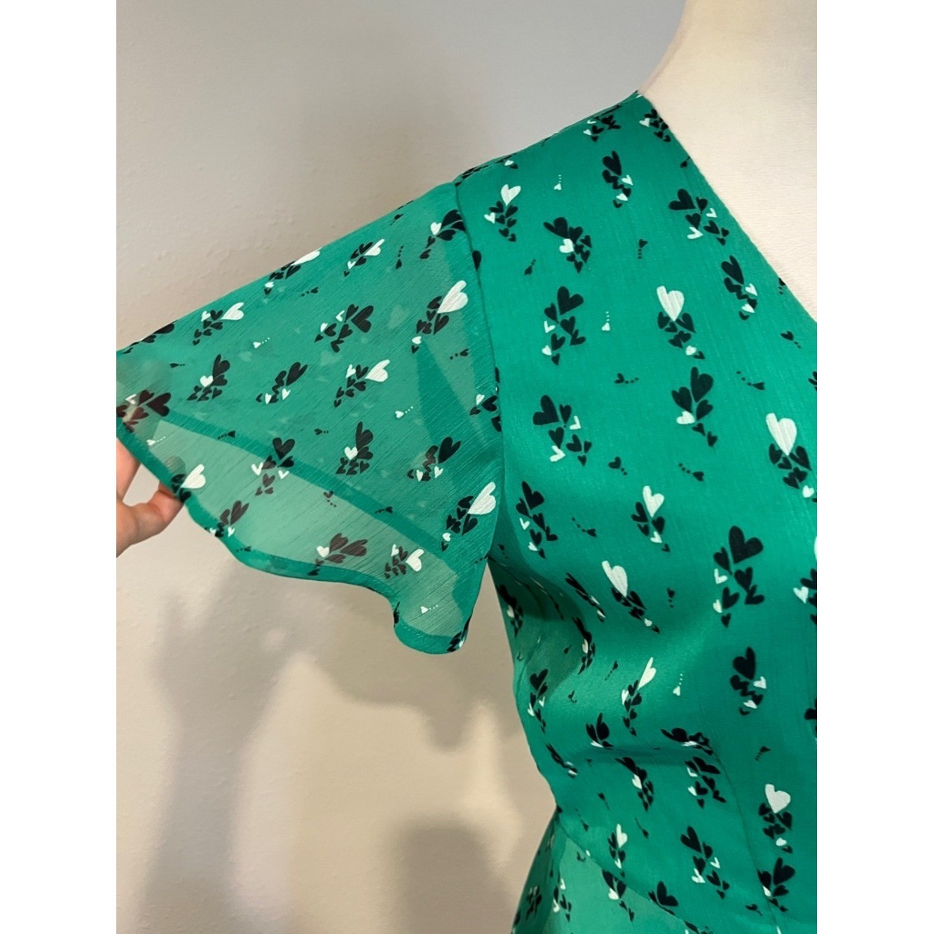 MaisonJules short sleeve heart print fake Wrap Dress size 4