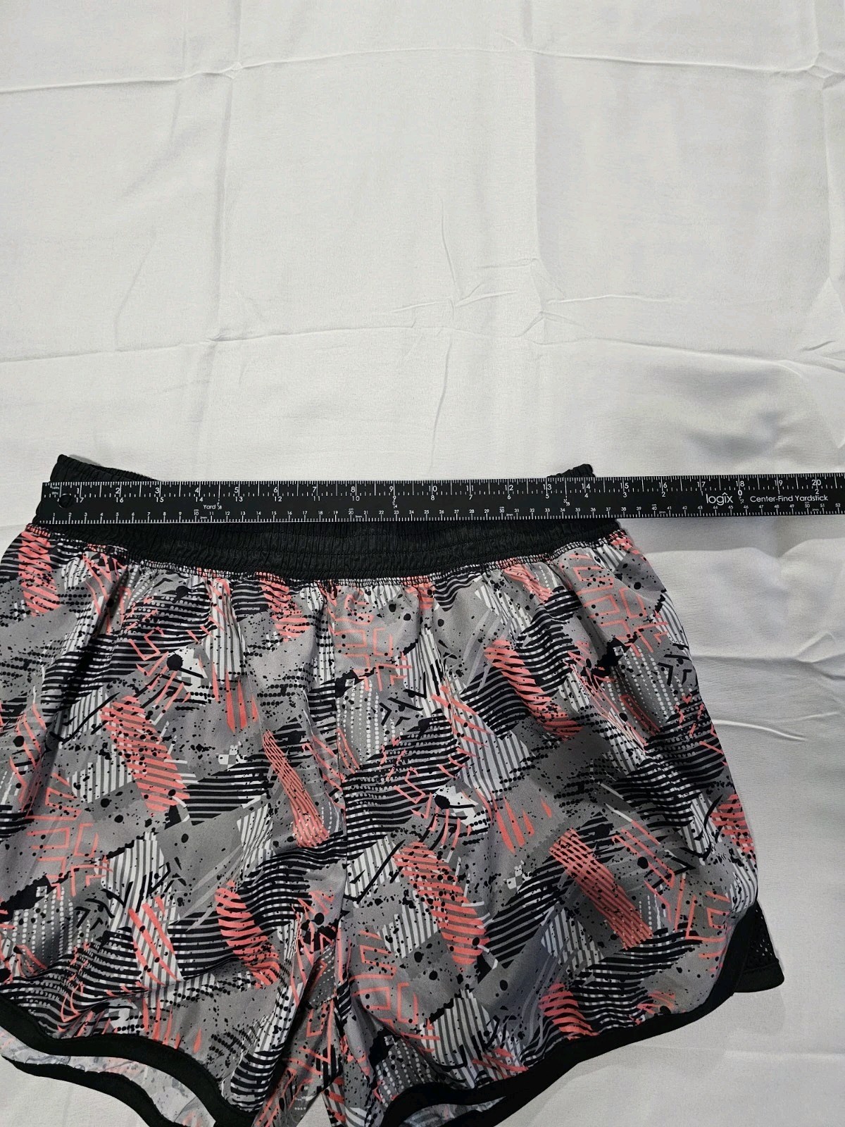 X PBX PRO Women’s Multicolored Print Shorts Size Large (12-14)