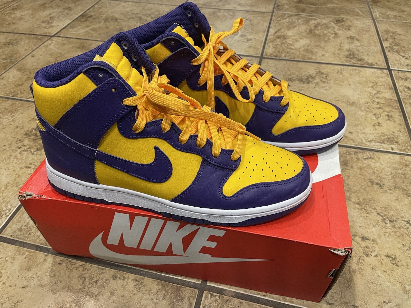 Size 10 – Nike Dunk HI Retro Lakers. Court Purple DD1399 500 – Excellent Cond!