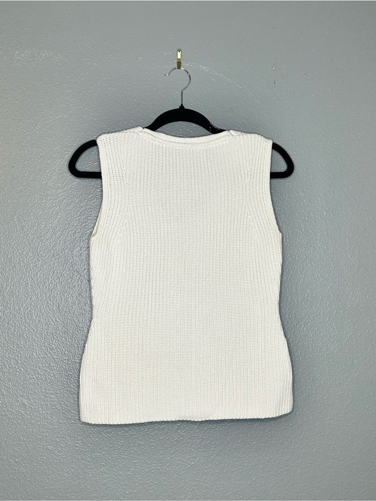 Sleeveless V-Neck Knit in White – Classic Preppy Old Money Capsule Tank Medium