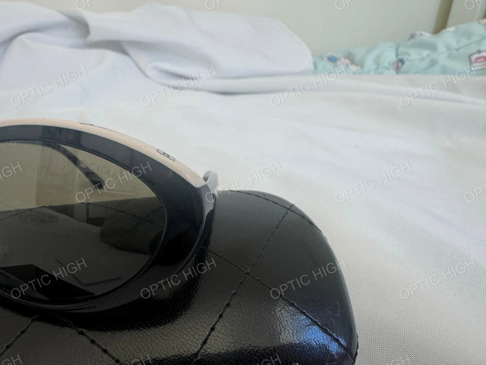 CHANEL CH5416 Beige & Black Acetate Oval Sunglasses Mod：CH5416 Size：57-18-145