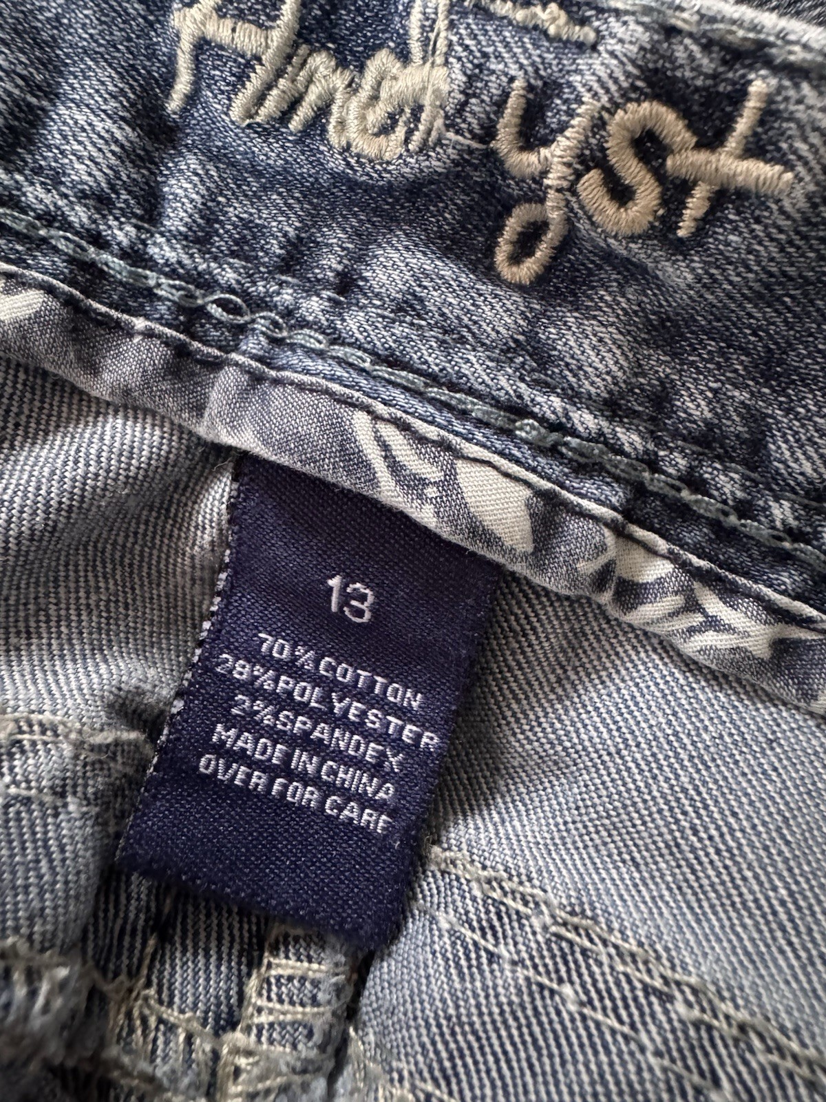 Amethyst Jeans Distressed Denim Shorts Womens Size 13 Blue Frayed Cutoff Y2K