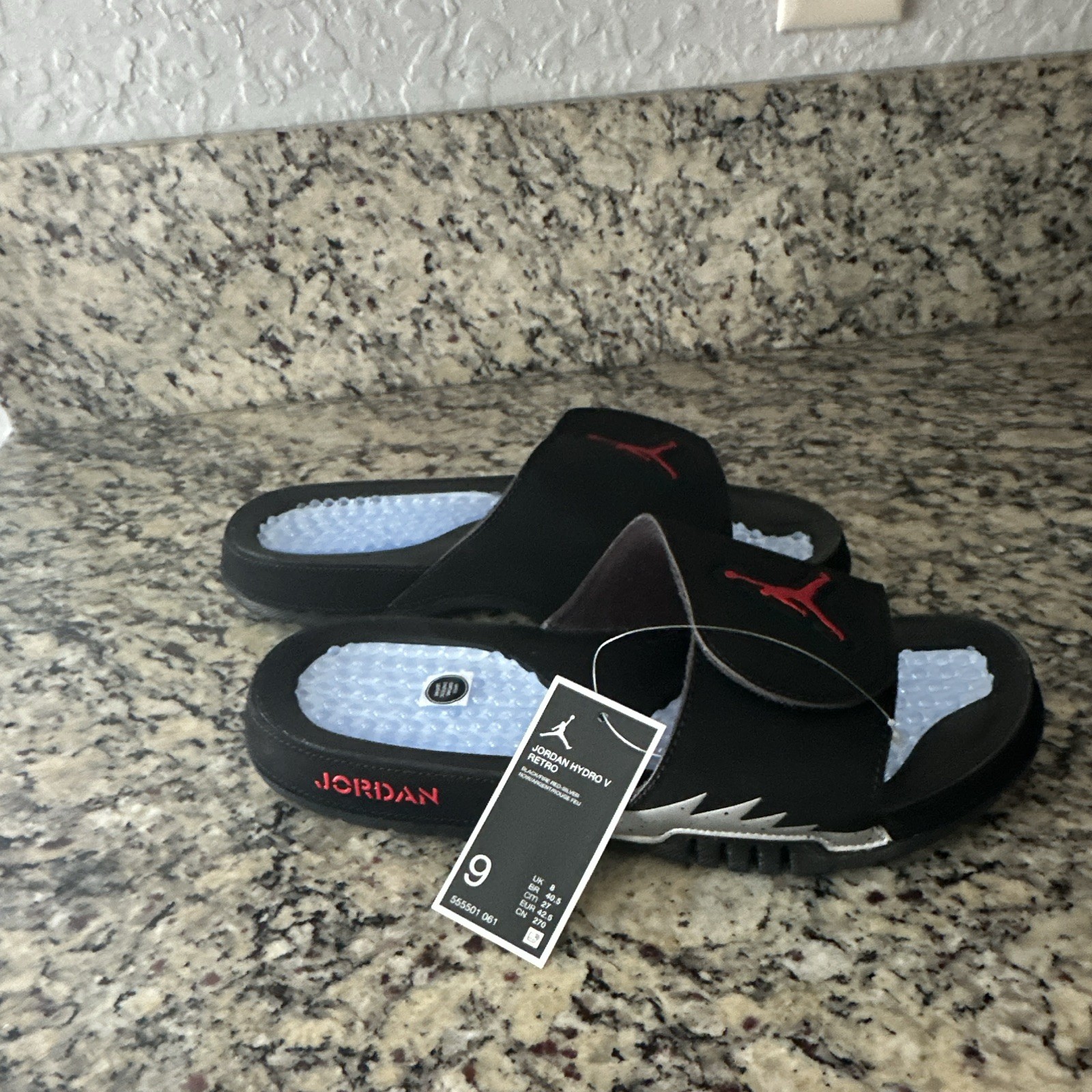 Jordan Hydro V Retro Men’s Cushioned Slide Sandals Black/Red Jumpman US 9