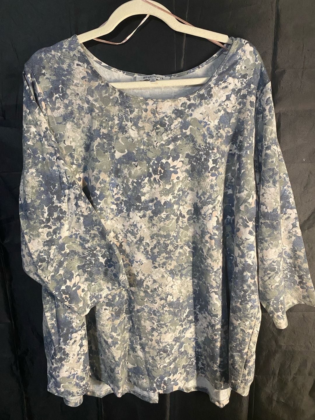 Rose + Olive Women’s Floral Print 3/4 Sleeve Top