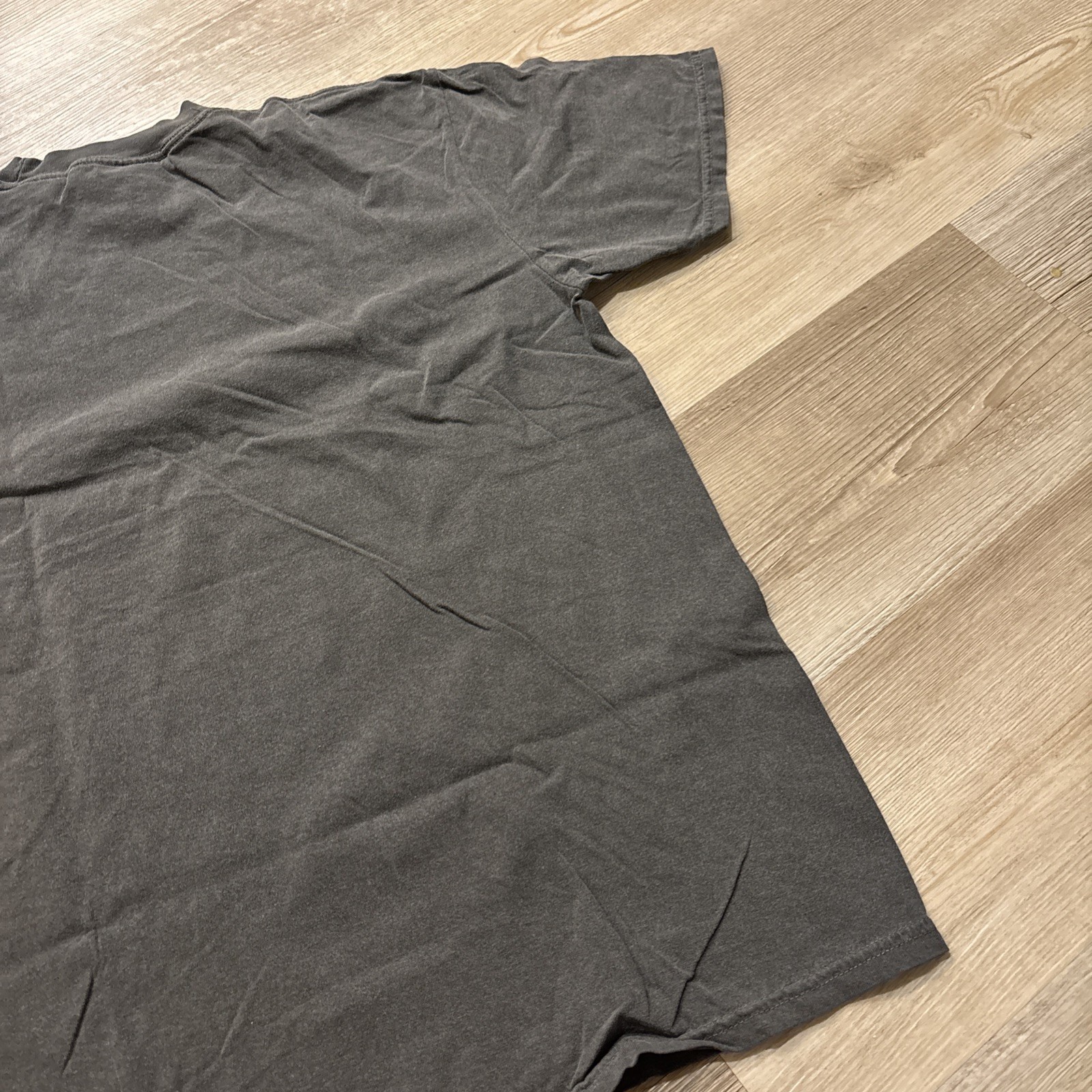 Comfort Colors Men’s Dark Gray Crew Neck T-Shirt Size Large