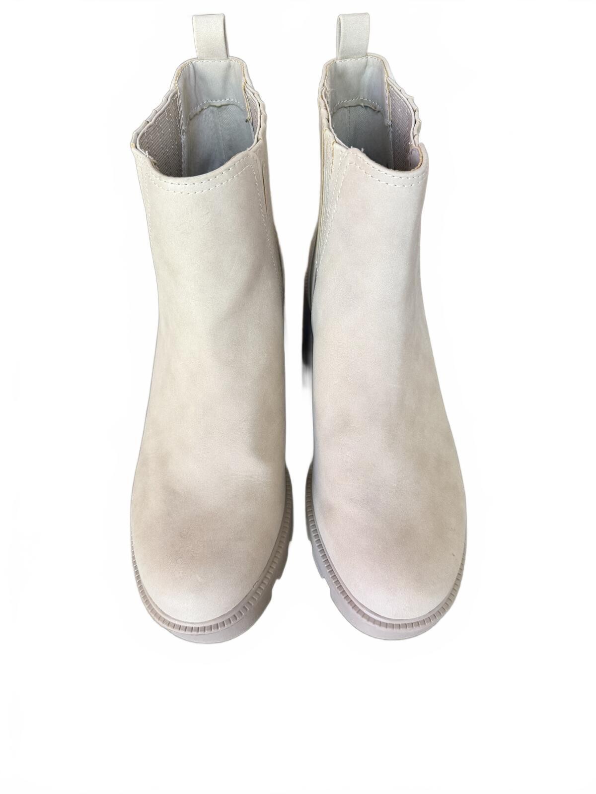 DV Dolce Vita Noel Chelsea Ankle Boots Beige Lug Sole Size 9 Pull-On Platform