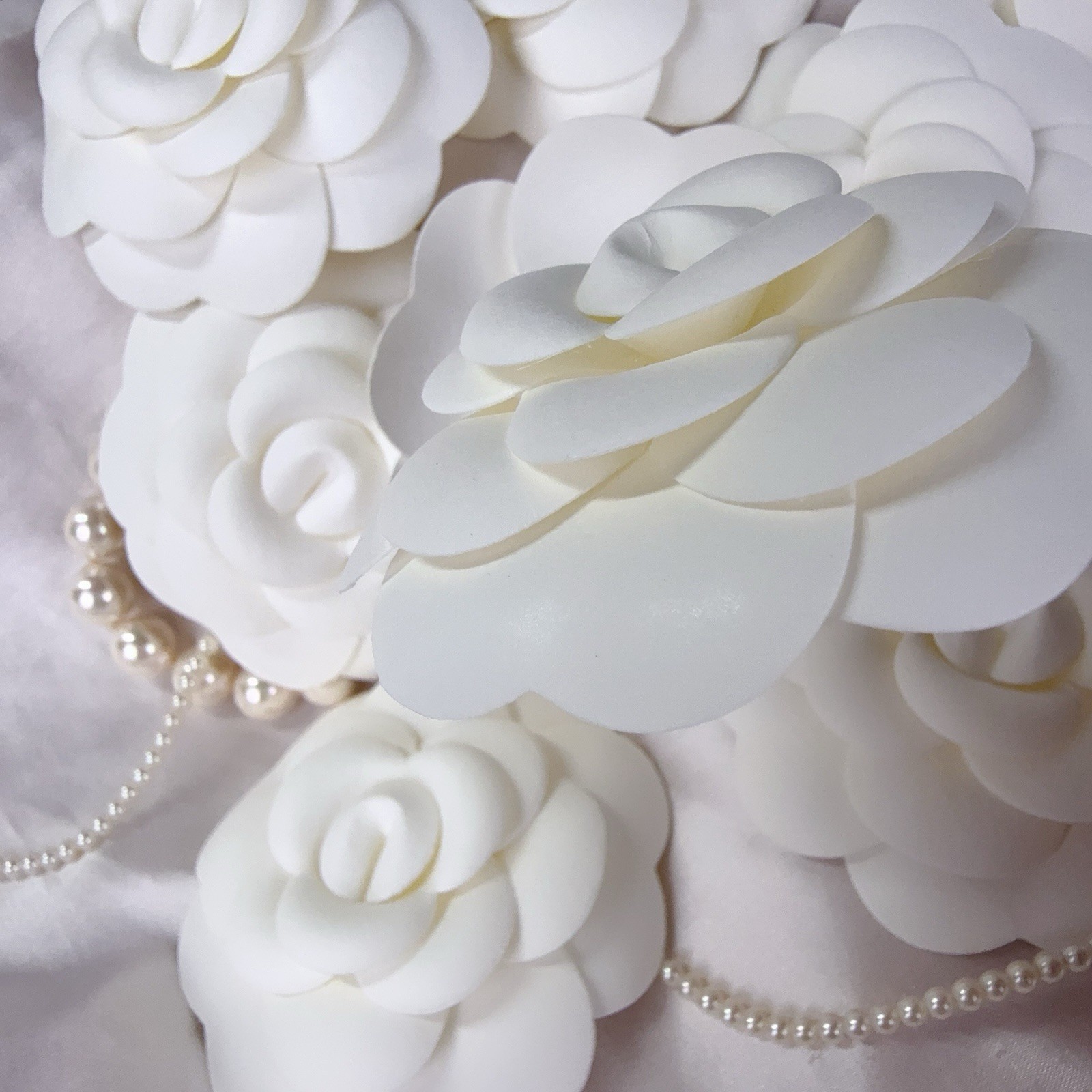 10 X CHANEL Classic White Camellia Flower Stickers (Paper, 7.5cm) Holiday Wrap