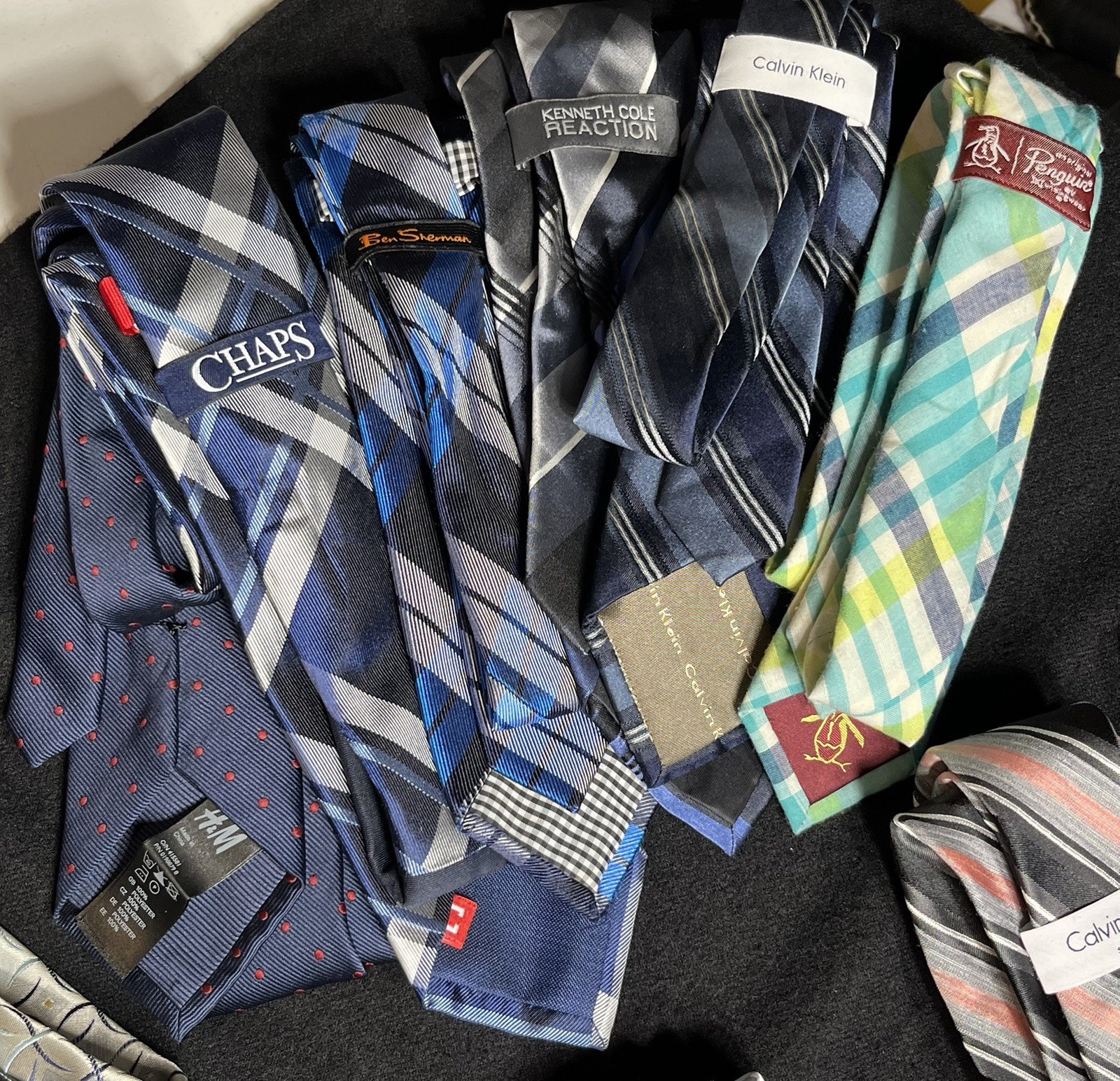 Lot of 22 Men’s Neckties Assorted Plaid Striped Geometric Holiday Dress Ties