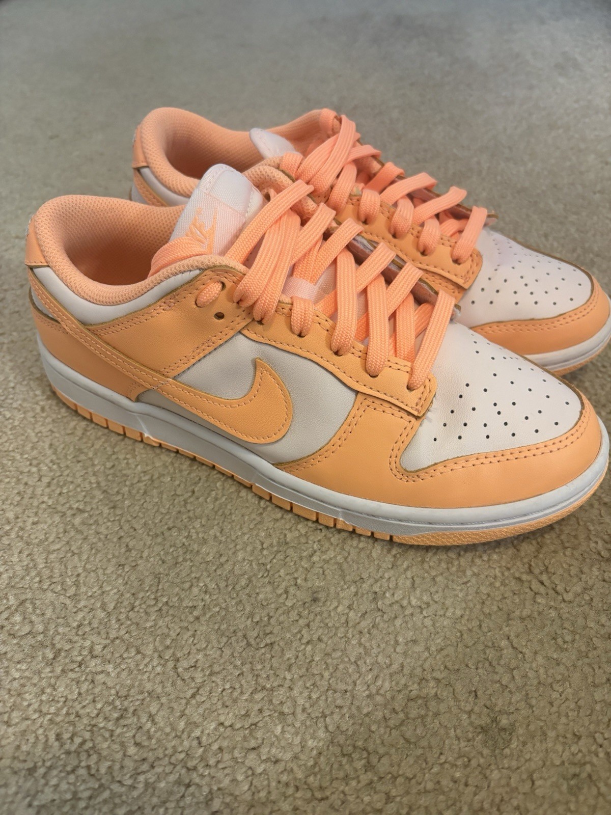 Nike Dunk Low Women’s Peach Size 7.5