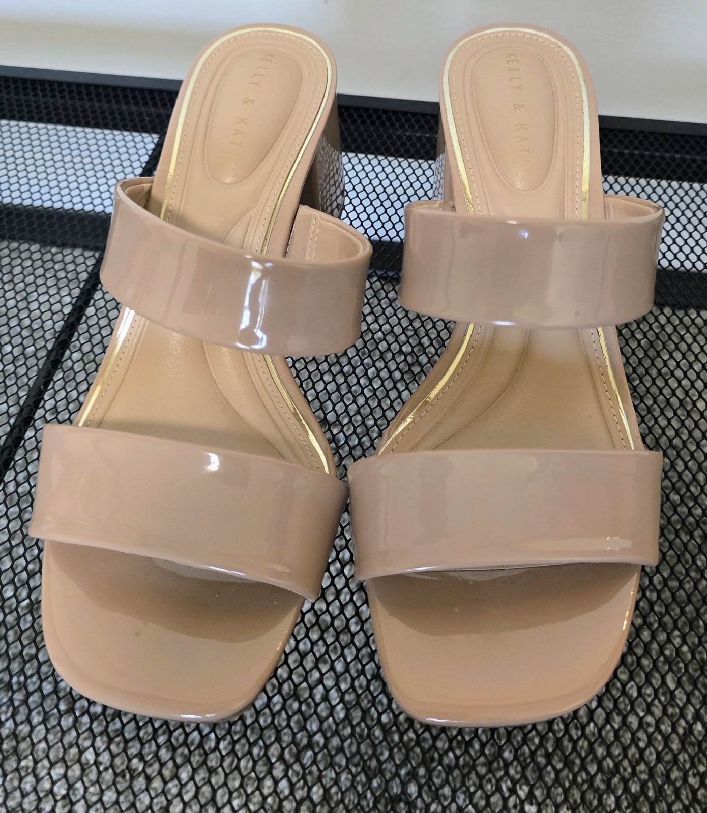 Kelly & Katie Beige Patent Leather Mule Open Toe Slip On Strappy US 6.5