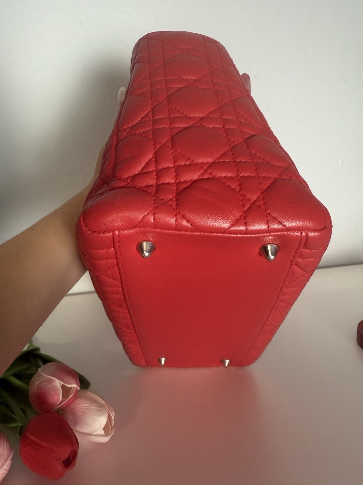 CHRISTIAN DIOR Lady Dior Cannage Medium Red