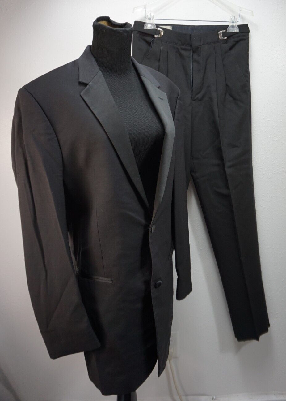 Calvin Klein Super 100s Worsted Wool 2 Pc Tuxedo 39L Black Ex-Rental Satin Trim
