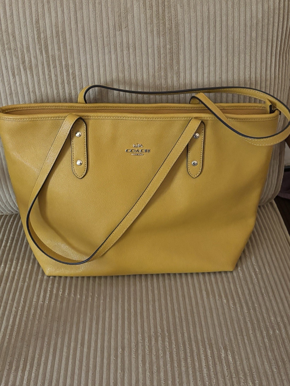 Coach F58846 Crossgrain City Zip Top Tote Handbag – Chalk