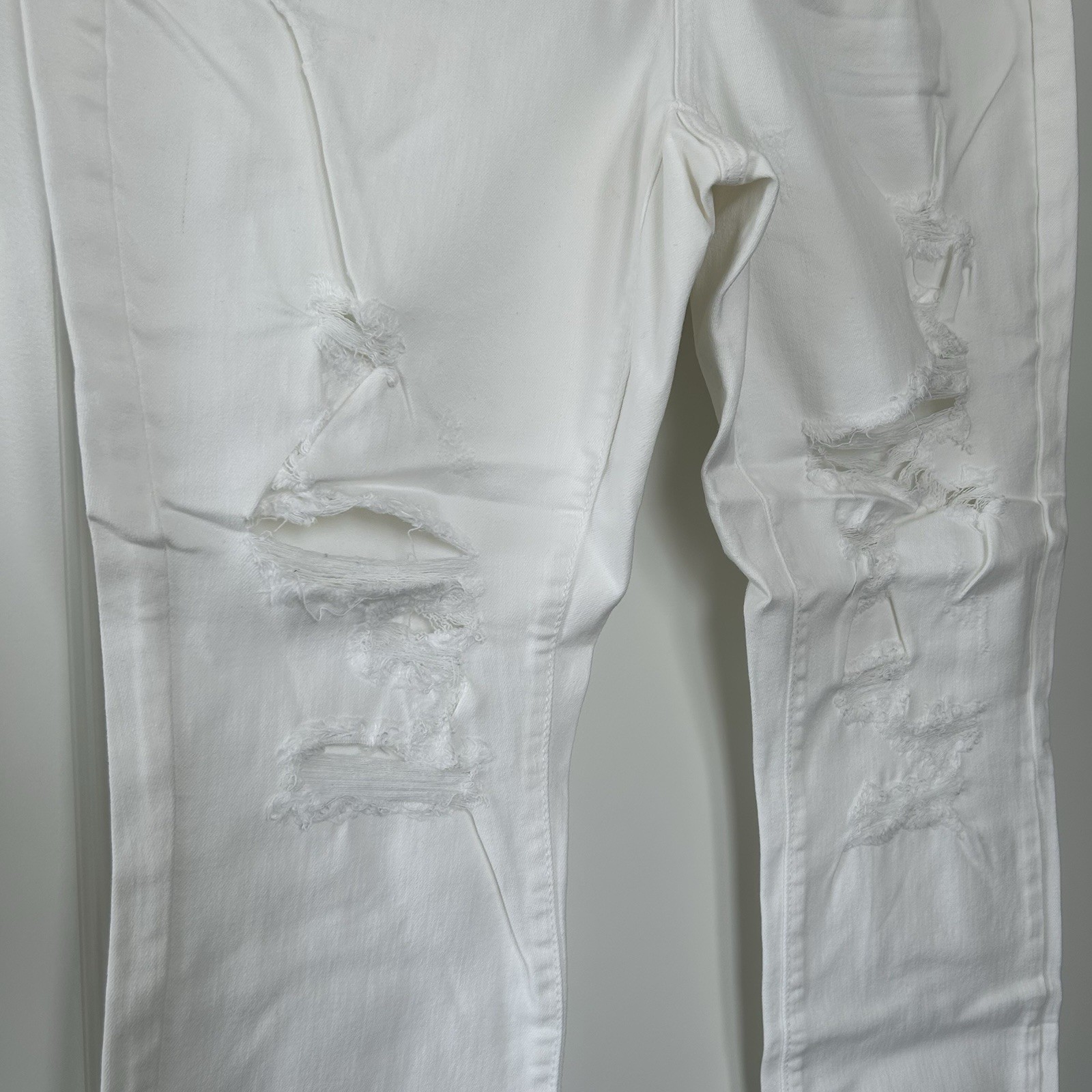 Judy Blue Jeans Womens Size 14W Mid Rise Skinny Fit White Distressed JB82280 NWT