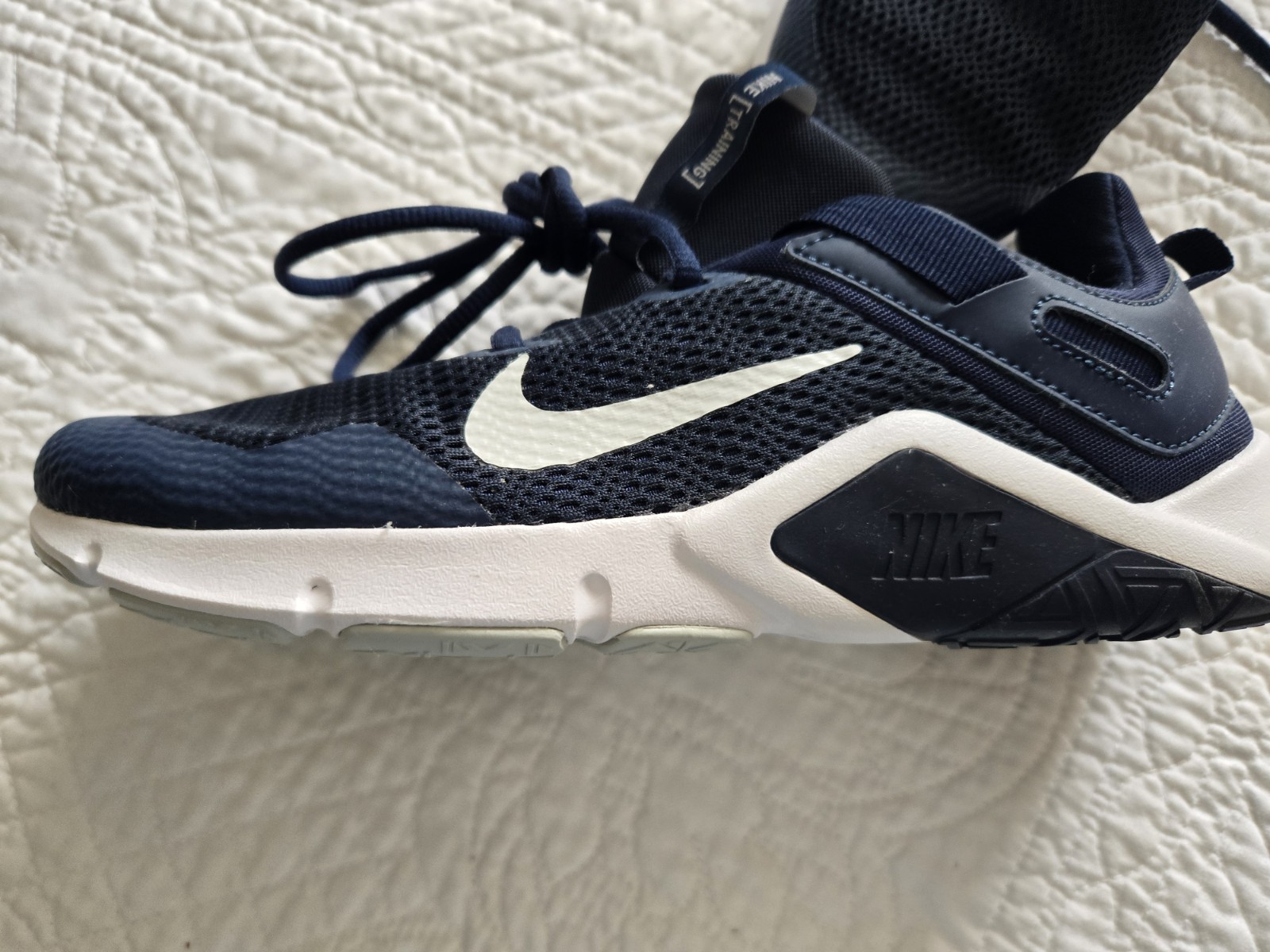 Men Sz.8.5 Nike Cross Training Sneakers