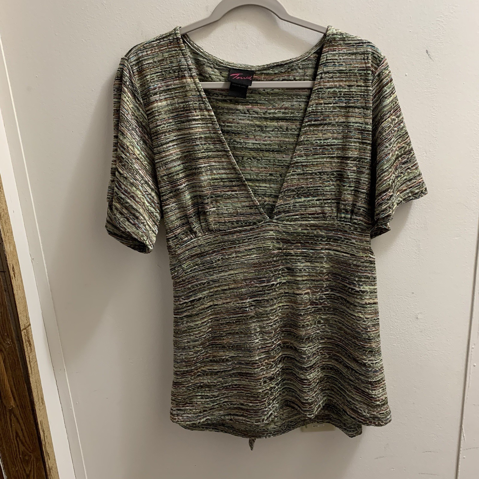 Torrid Blouse Tie In Back Multicolor 2(2XL) Pit To Pit 24” Length 29”