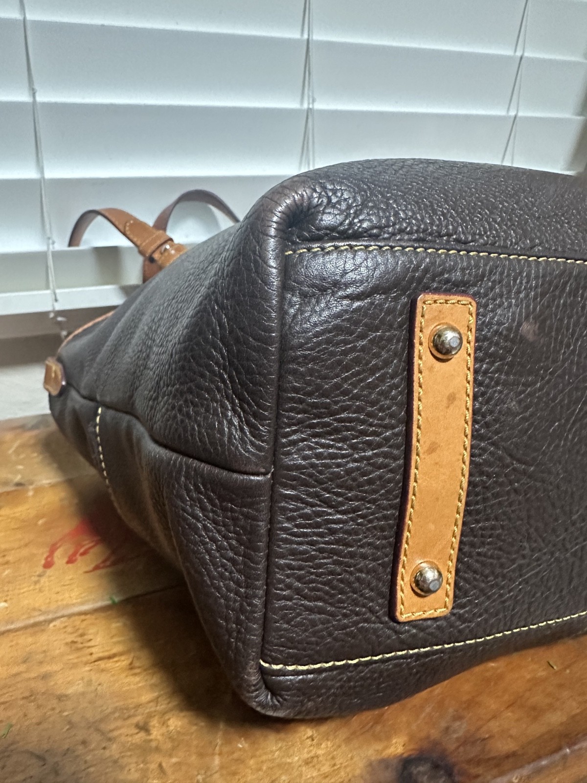 Dooney and Bourke Shoulder Bag – Leather Good Condition
