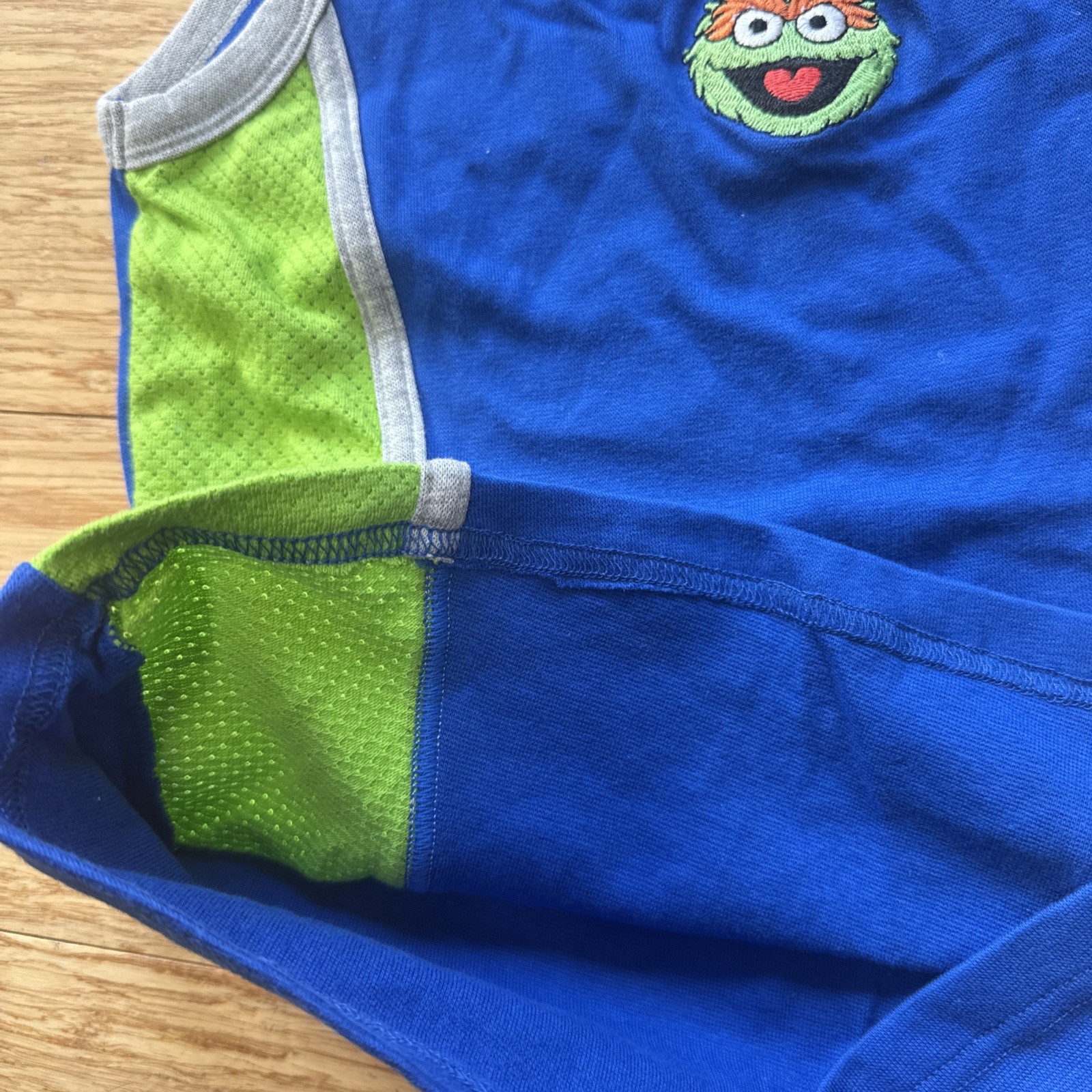 Vintage 2003 Sesame Street Grouch Tank Top Medium Women’s Size 6 Cotton Spandex