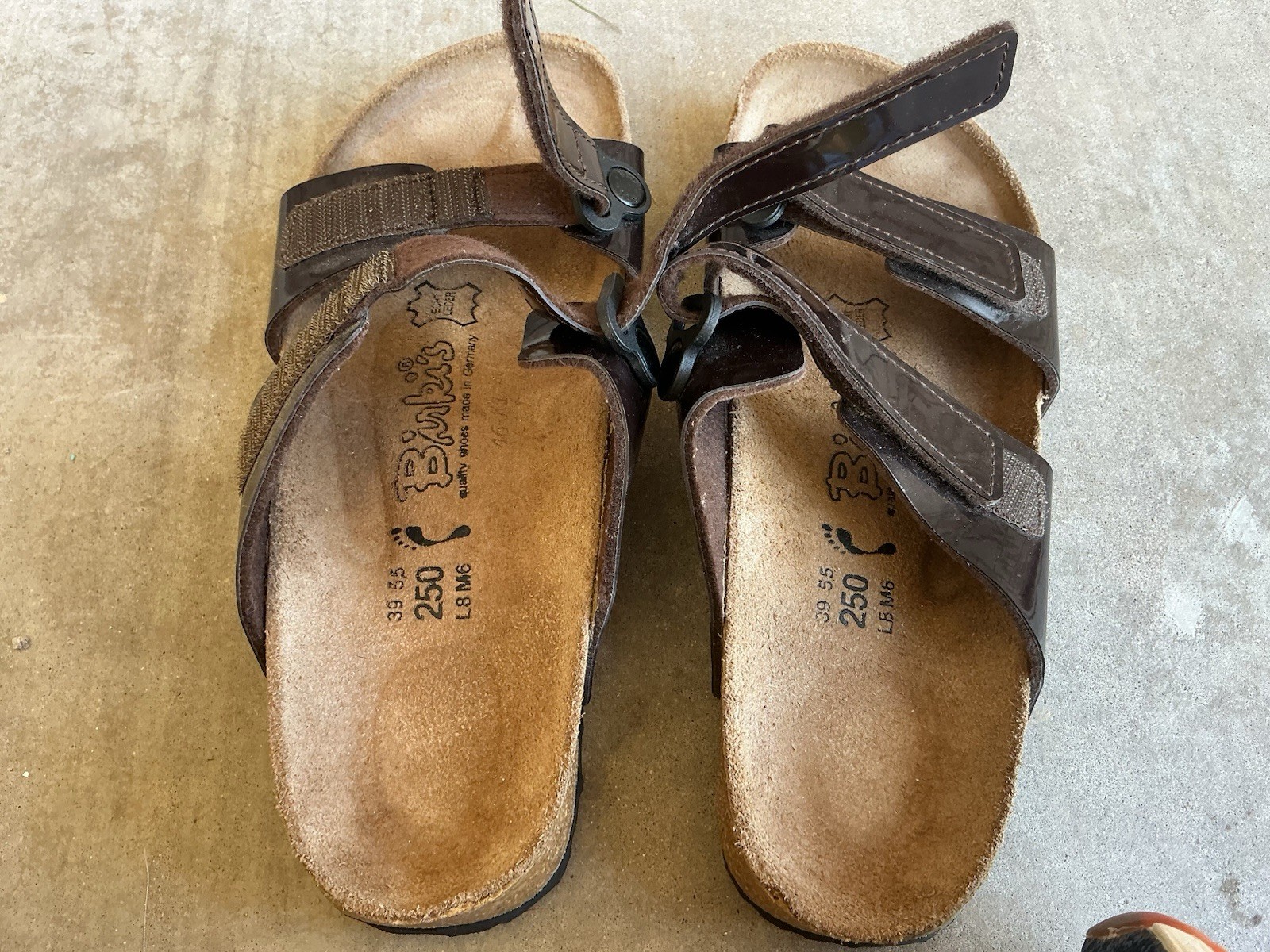 Birki’s Brown Patent Leather Hook & Loop Adjustable Slide Sandals Womens 8