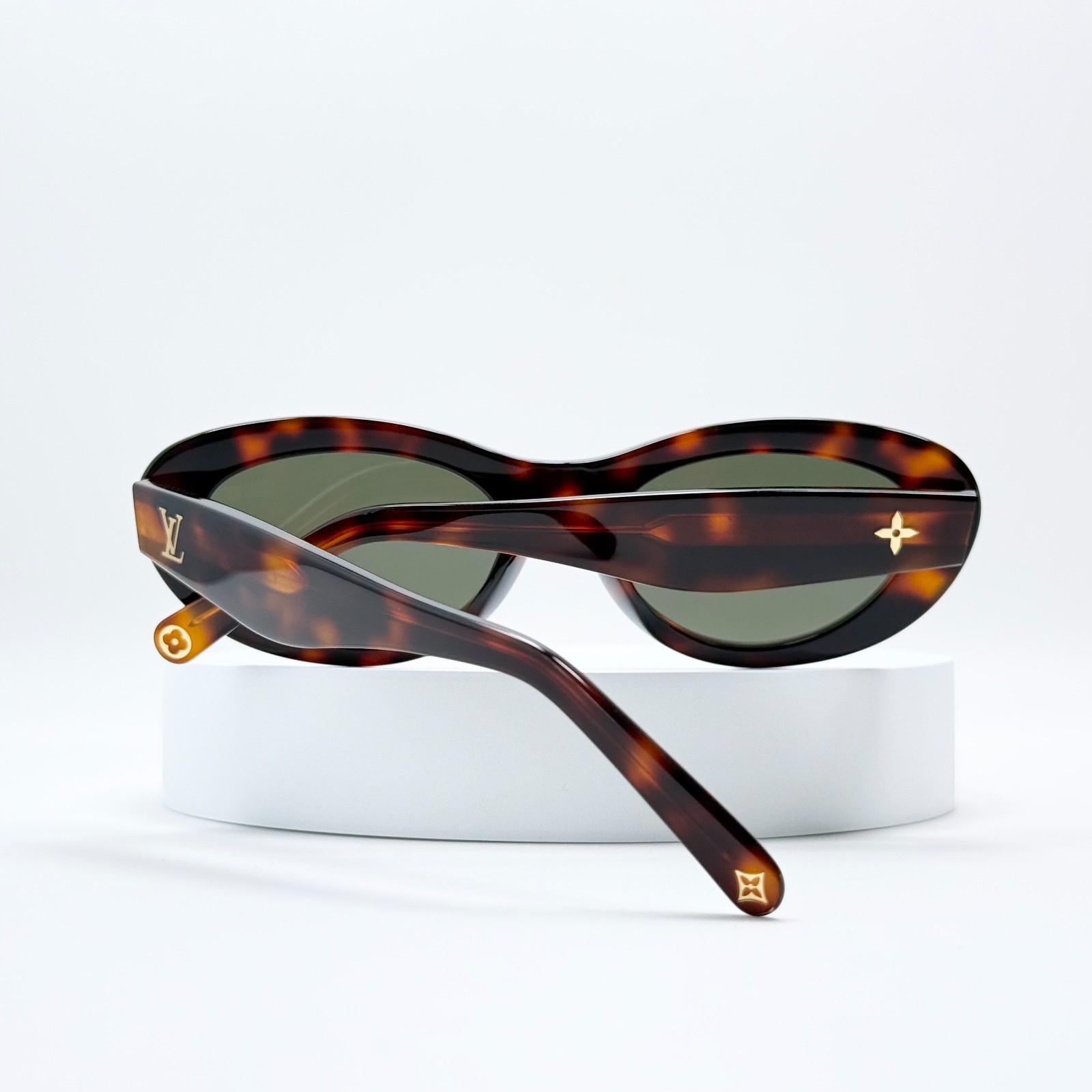 Louis Vuitton Z1983E Oval Sunglasses Tortoiseshell Frame Green Tint Lens