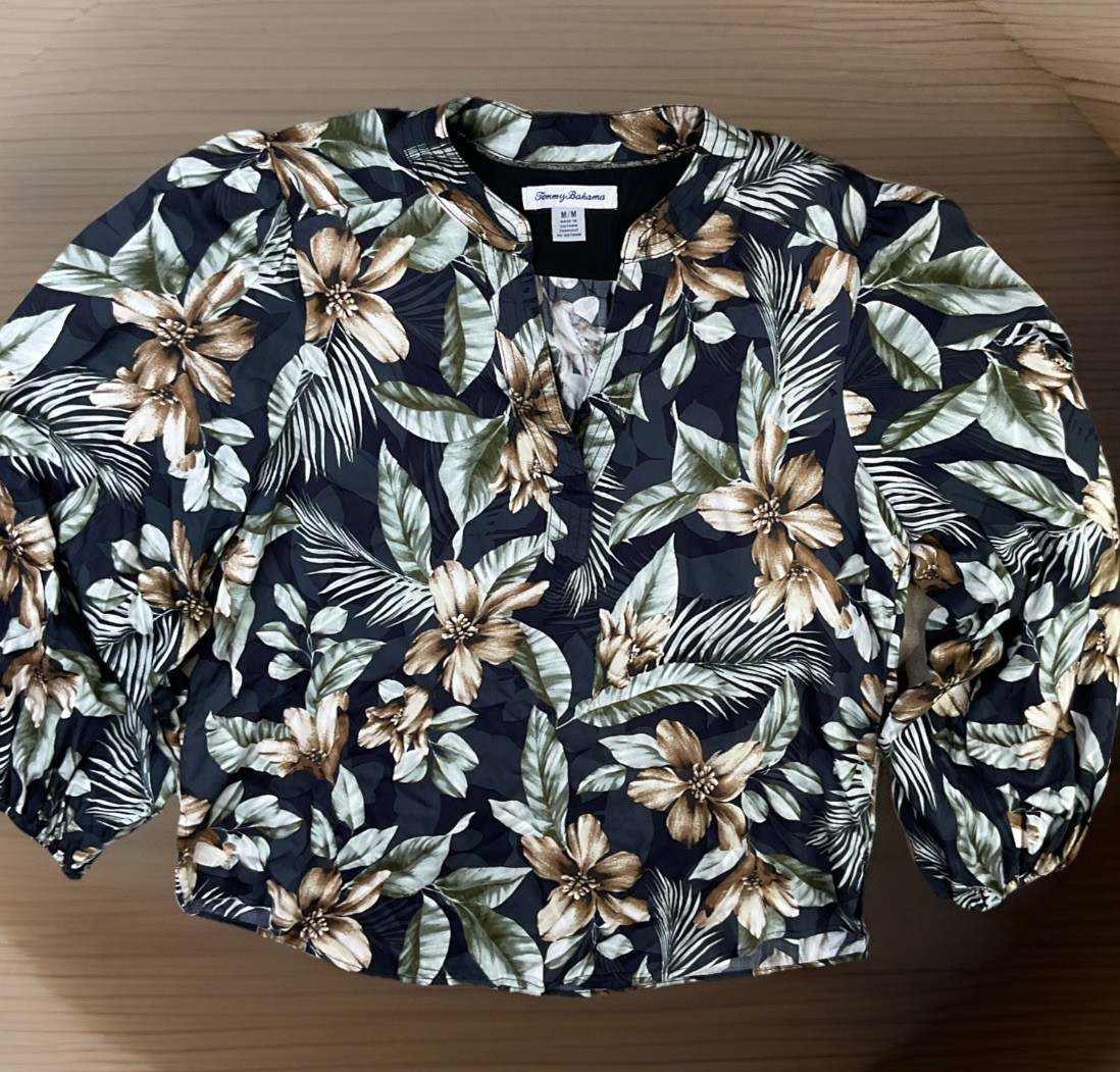 Tommy Bahama Top Women Sz M Shirt Hawaiian Blouse Floral Tropical Tencel Black