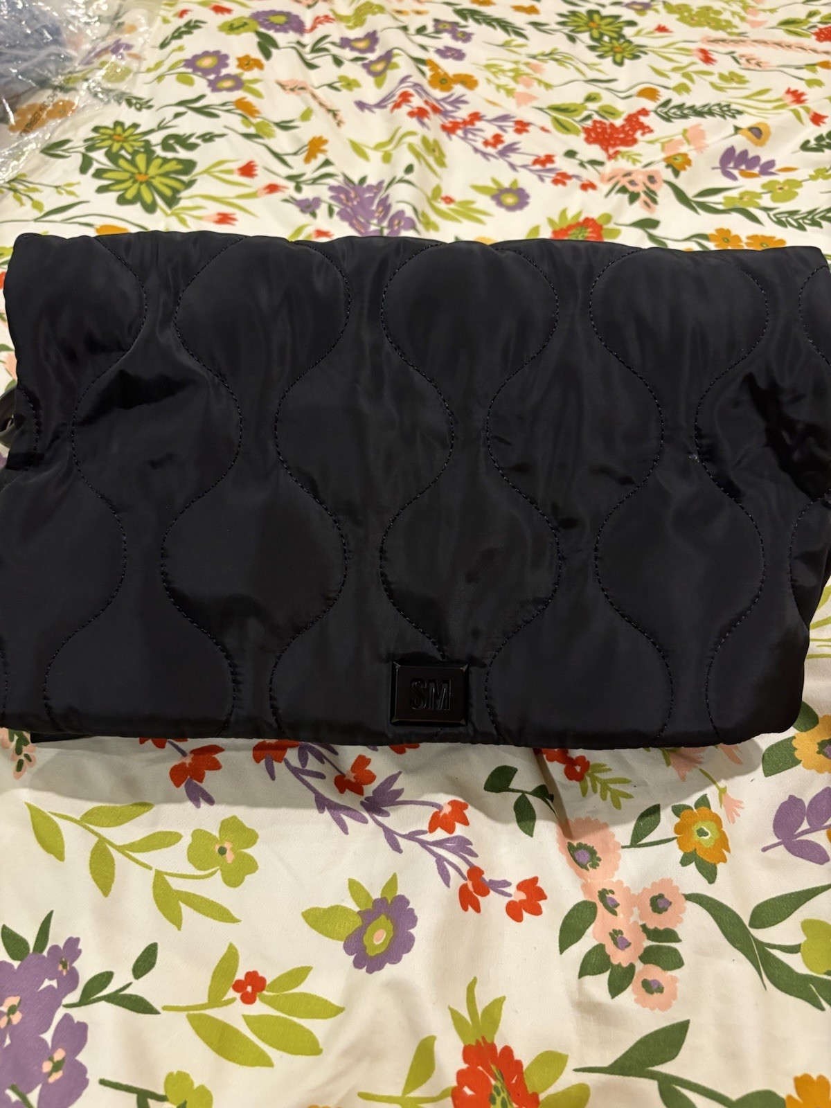 Steve Madden Black Quilted Crossbody Bag Chain Strap dumpling style