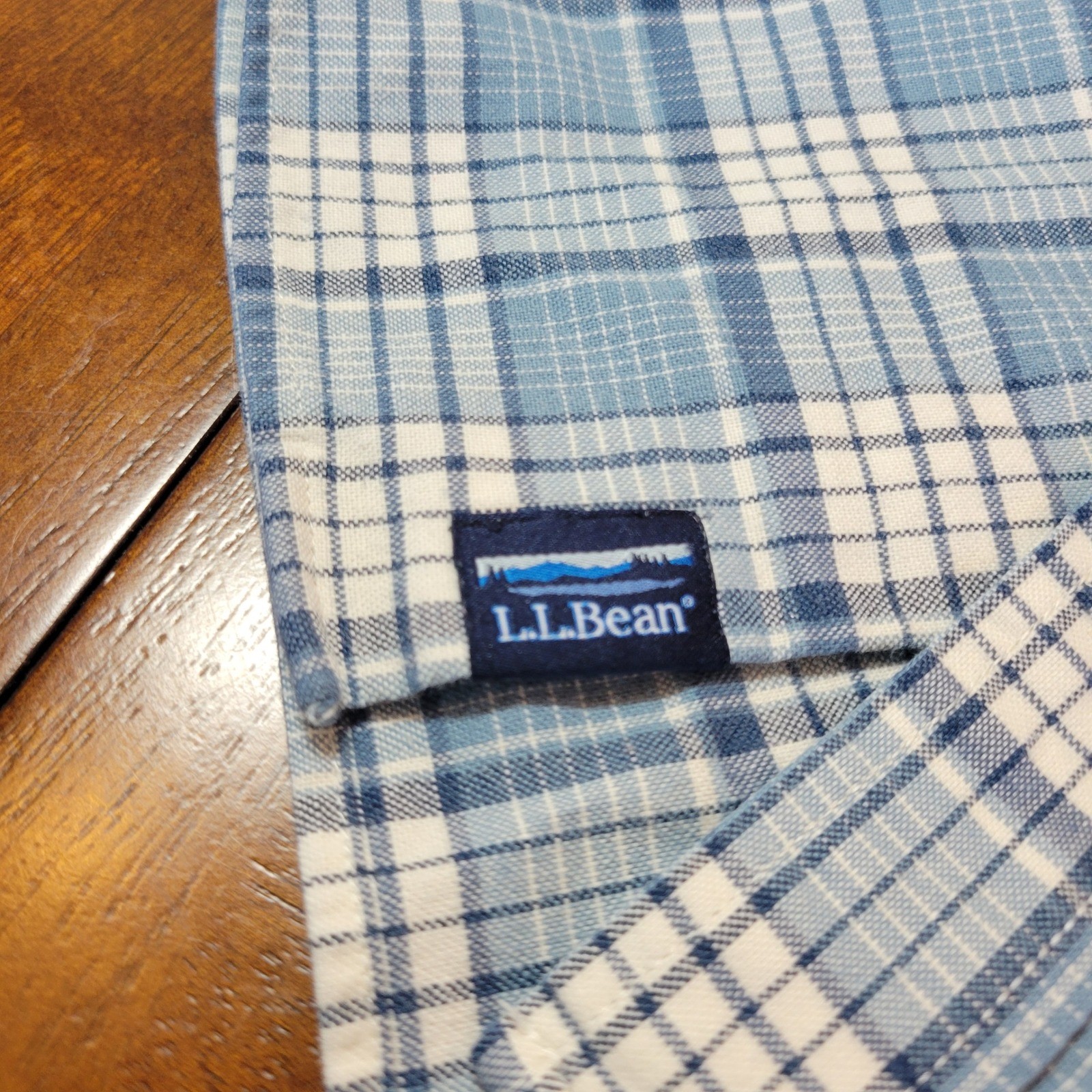 LL Bean Mens Slightly Fitted Short Sleeve Plaid Button Down Shirt Sz Large Blue