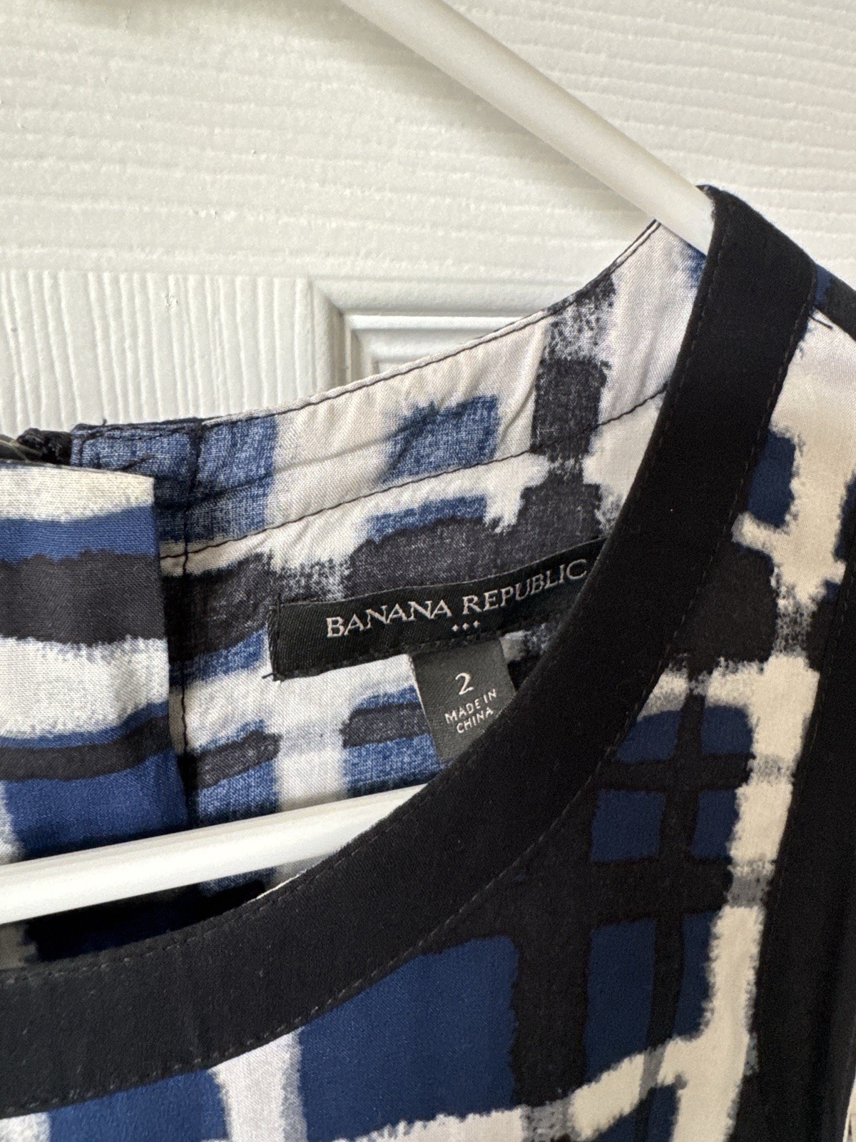 Banana Republic Blue Black White Abstract Plaid Sheath Dress Side Zippers Size 2