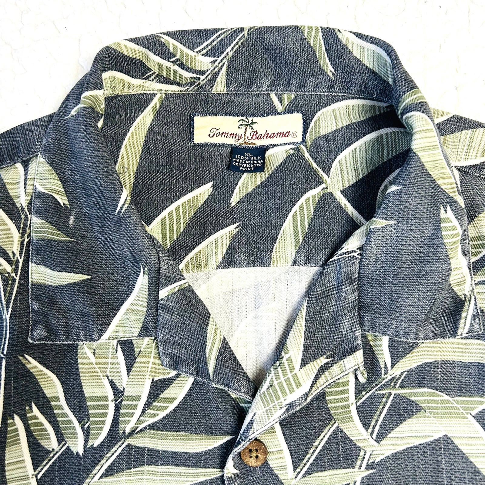Tommy Bahama Silk Camp Shirt Mens XL Heather Gray Green Leaf Tropical Hawaiian