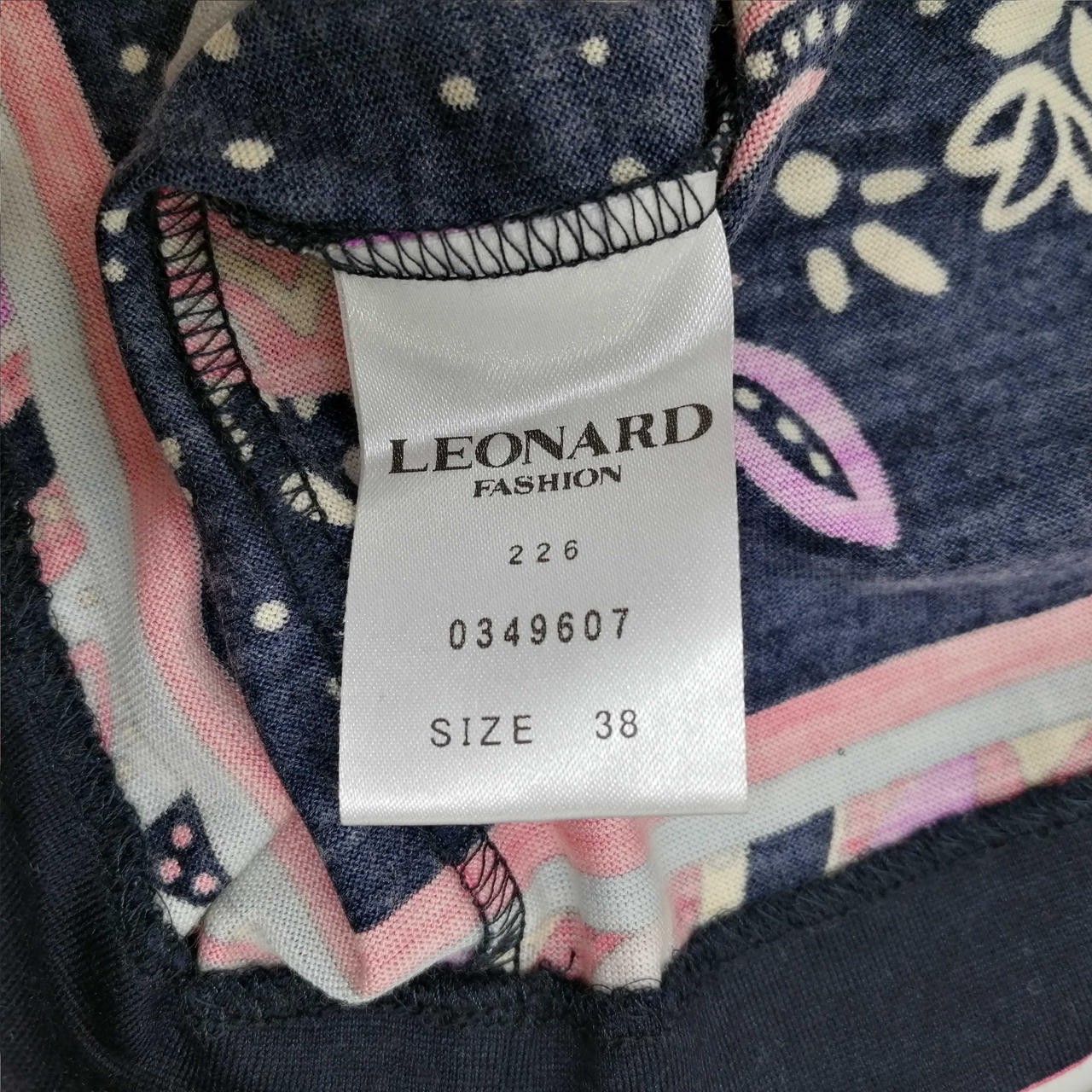 Leonard Paisley Pattern L/S Cut & Sew T-Shirt Women’s Medium Black